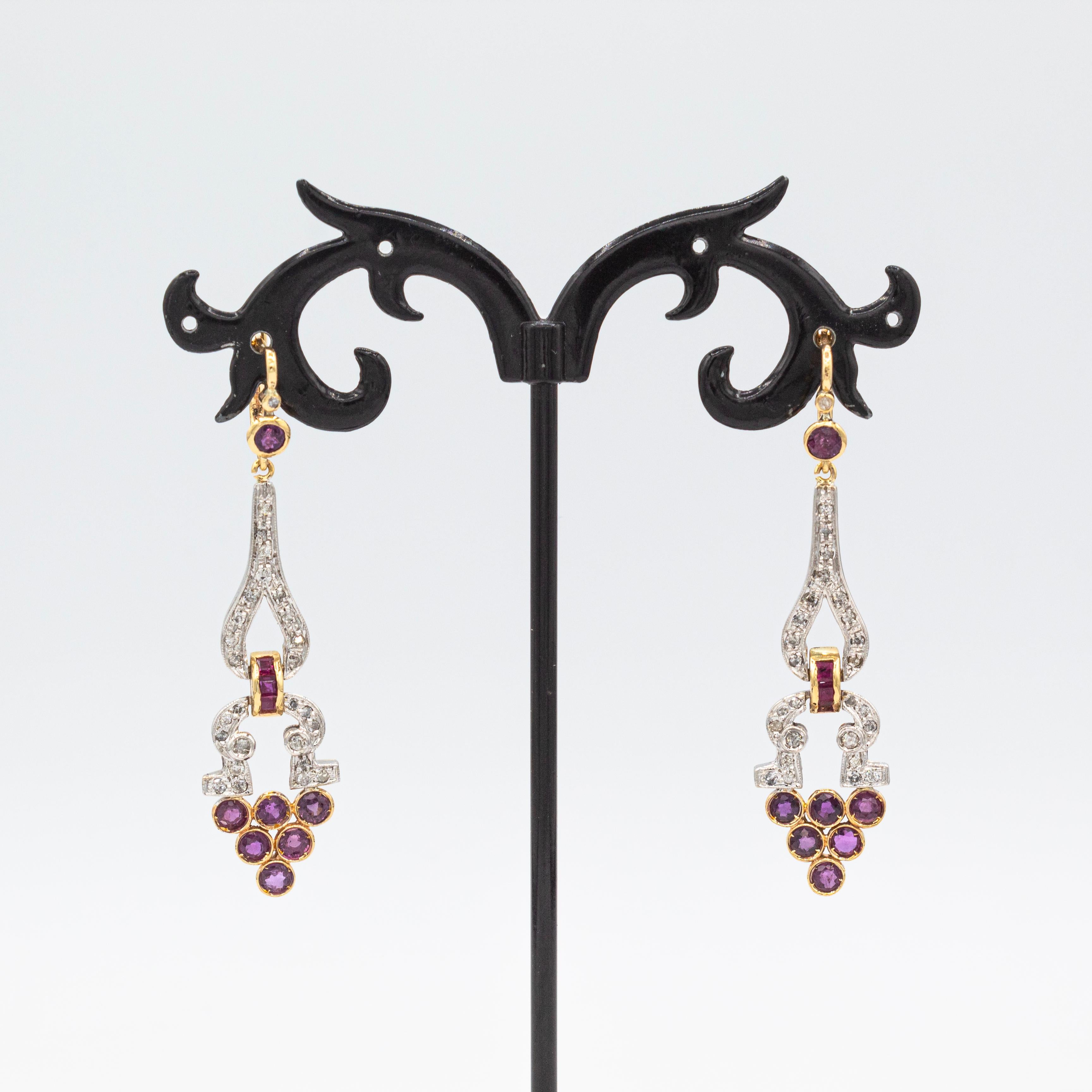Art Deco Style White Round Cut Diamond Ruby Yellow Gold Lever-Back Earrings In New Condition For Sale In Naples, IT