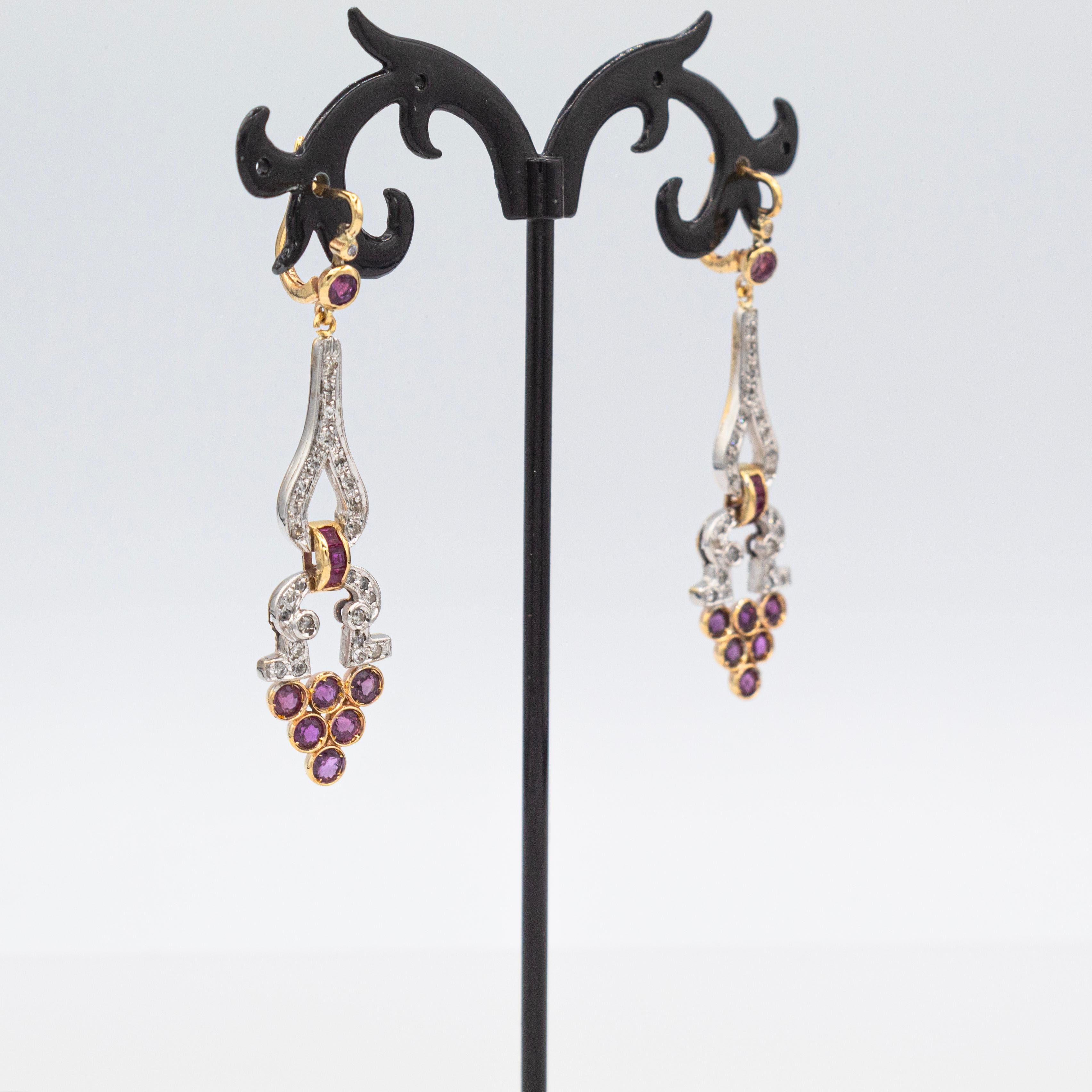 Women's or Men's Art Deco Style White Round Cut Diamond Ruby Yellow Gold Lever-Back Earrings For Sale