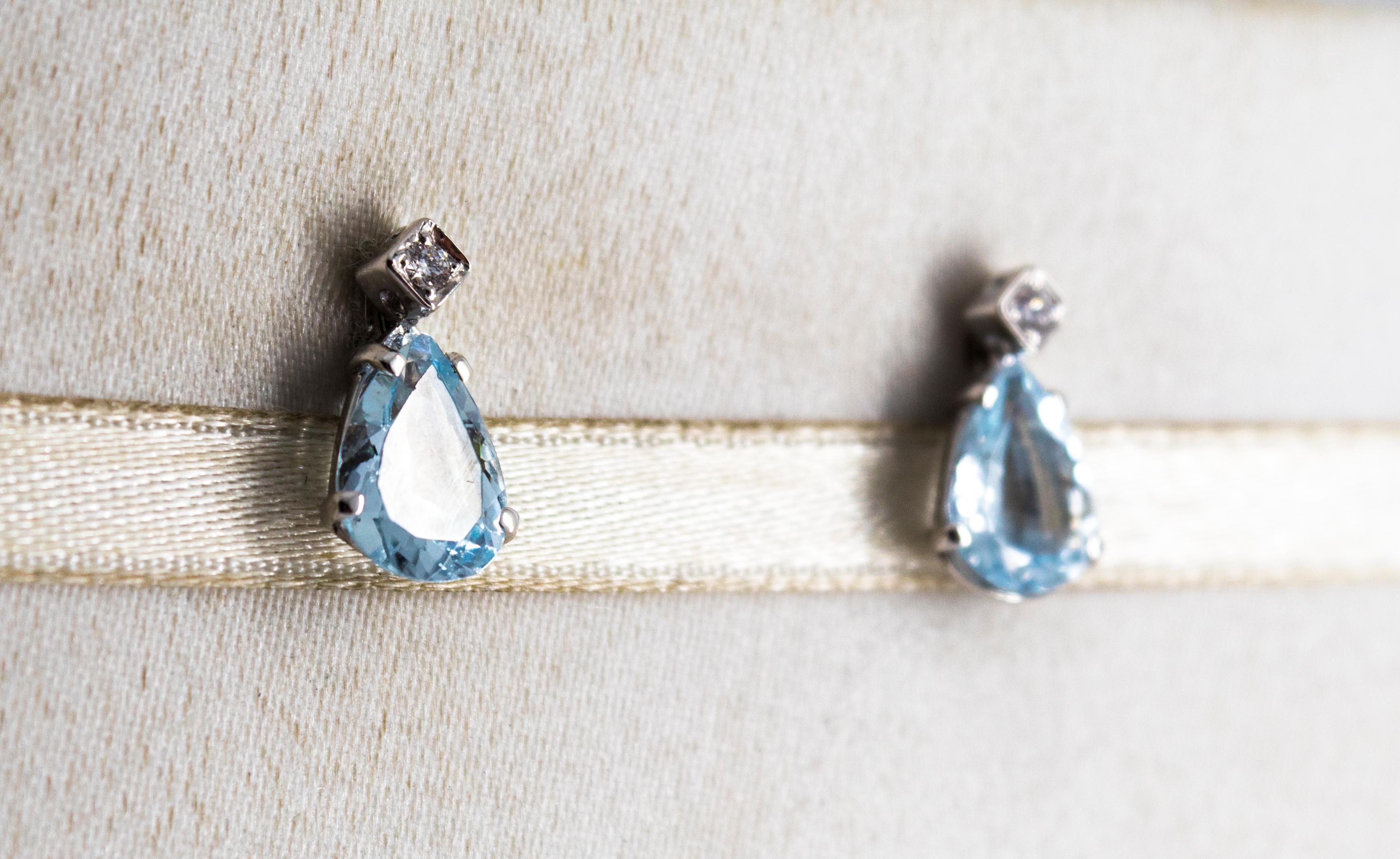 Clous d'oreilles de style Art déco en or blanc avec zircon blanc taille poire et aigue-marine en vente 3