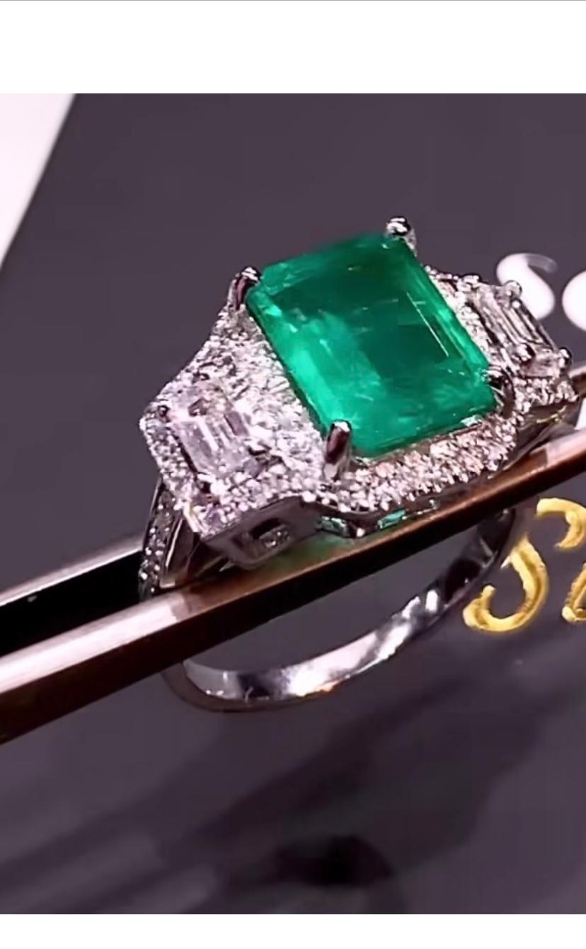 Art Deco Art Decô Style with 4.47 Carats of Emerald and Diamonds on Ring For Sale