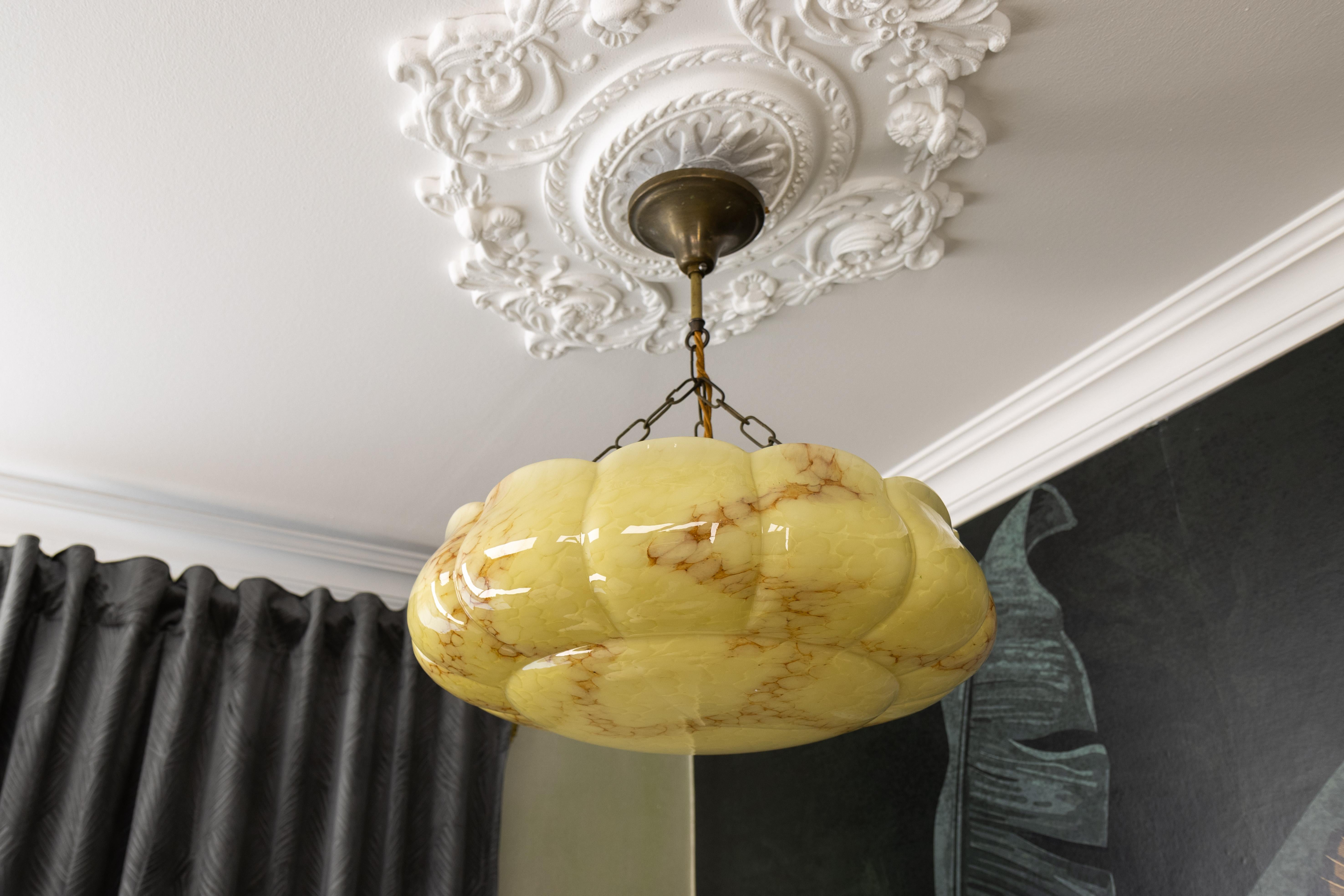 Mid-20th Century Art Deco Style Yellow and Beige Marbled Glass Pendant Light, Germany, 1950s For Sale