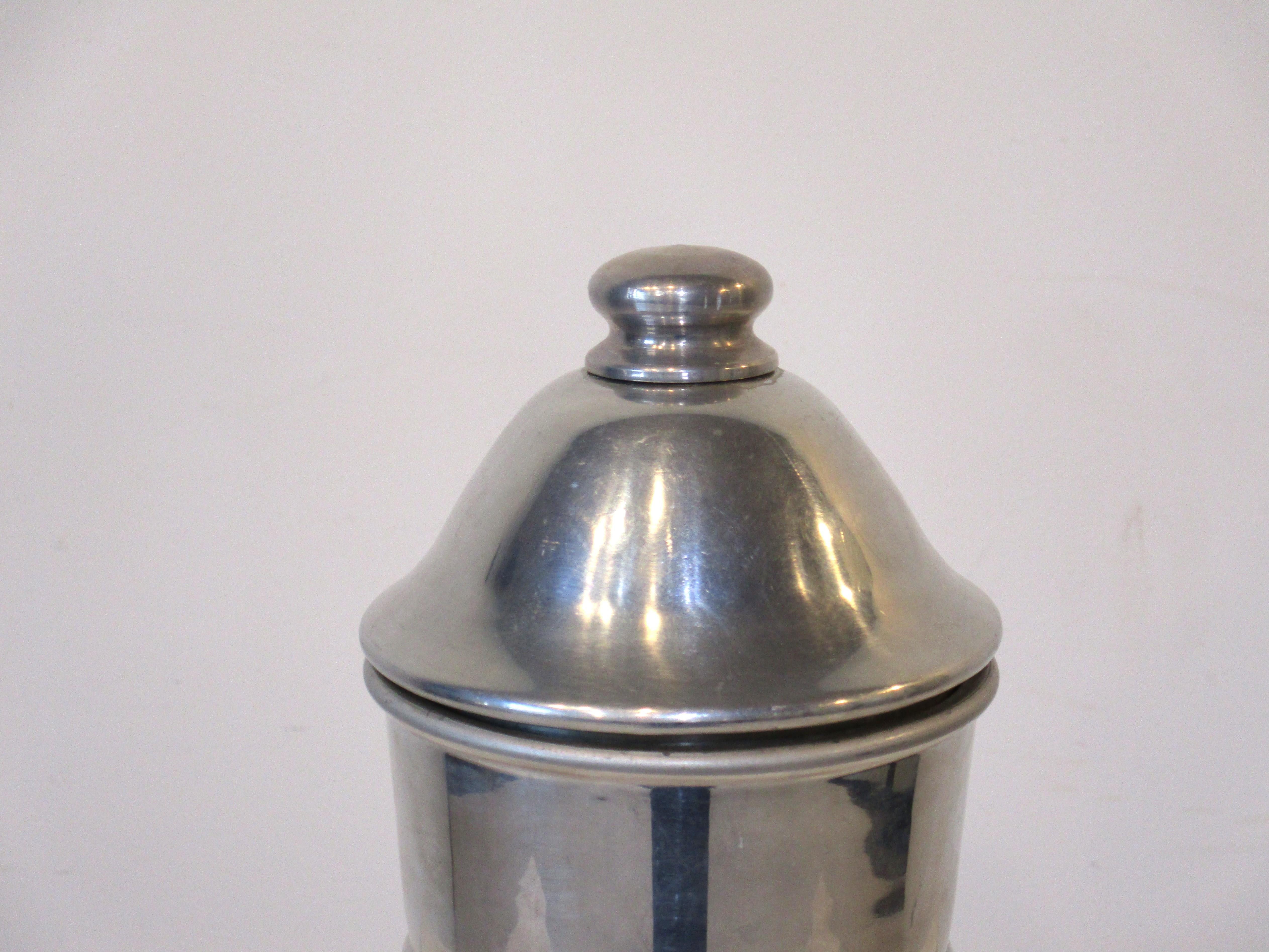 Art Deco Styled Aluminum Cocktail Shaker by Kraftware In Good Condition For Sale In Cincinnati, OH