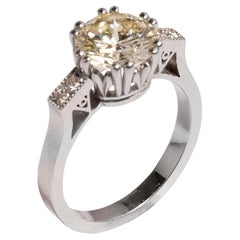 Art-Deco styled diamond ring ‘Vittoria’ with a 2ct Antique light yellow Diamond