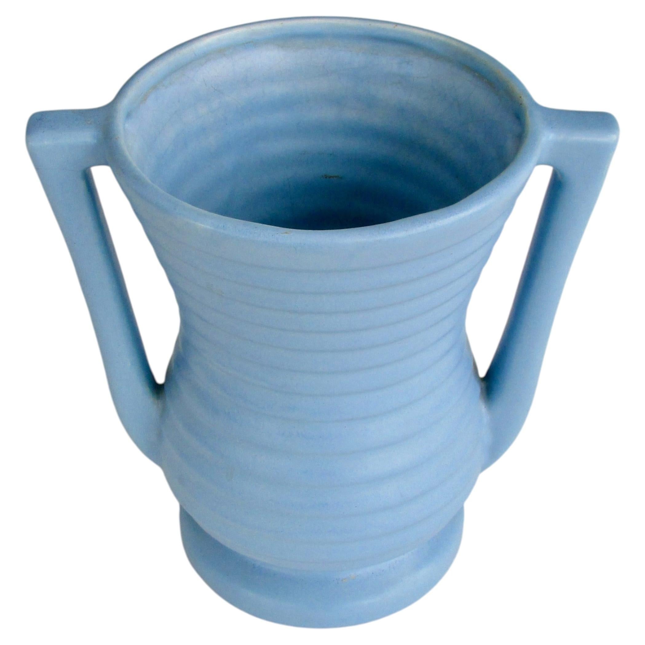 Recipiente de estilo Art Déco con diseño de anillos concéntricos en esmalte azul cielo en venta