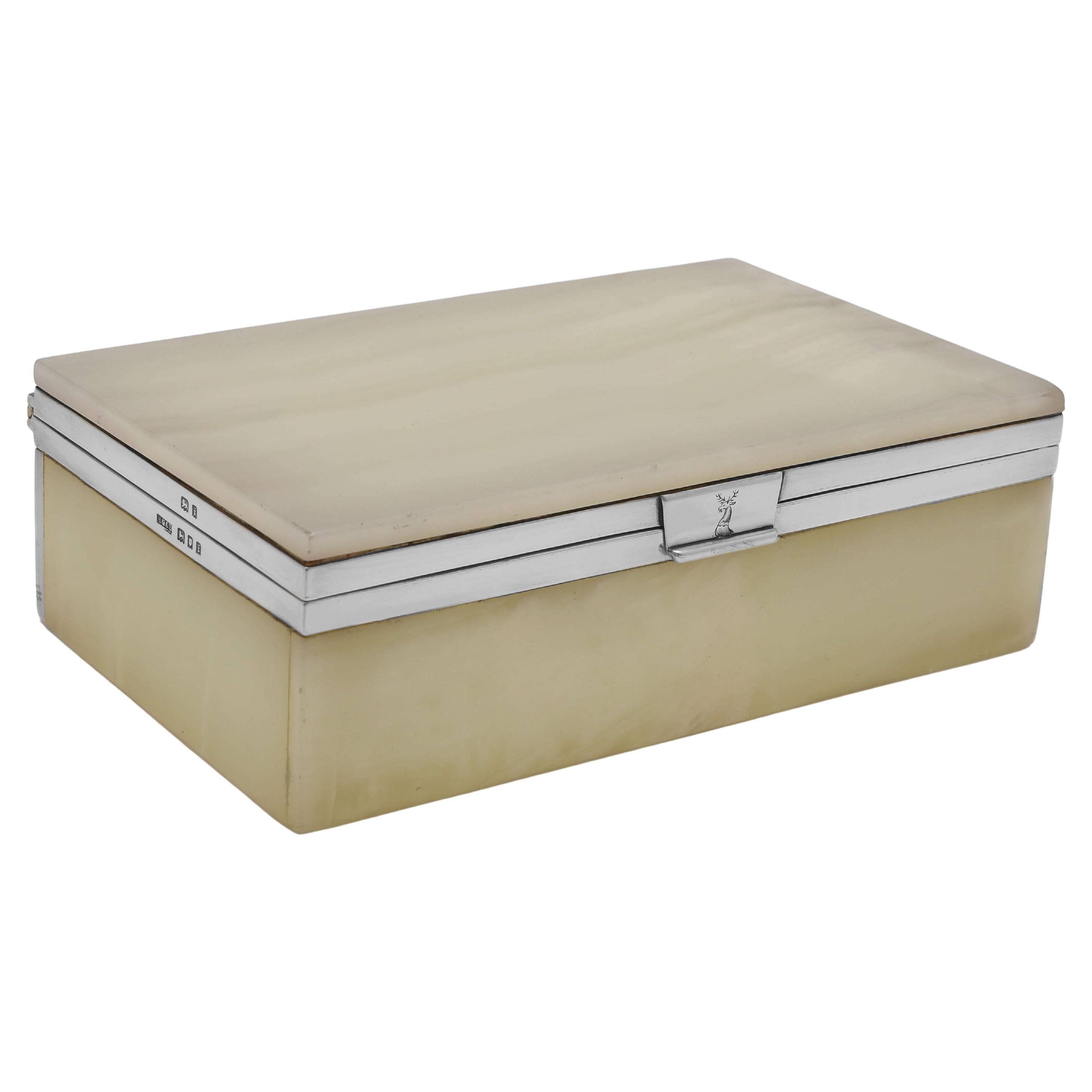 Art Deco Stylish Alabaster & Sterling Silver Table Box, Made in 1924 For Sale