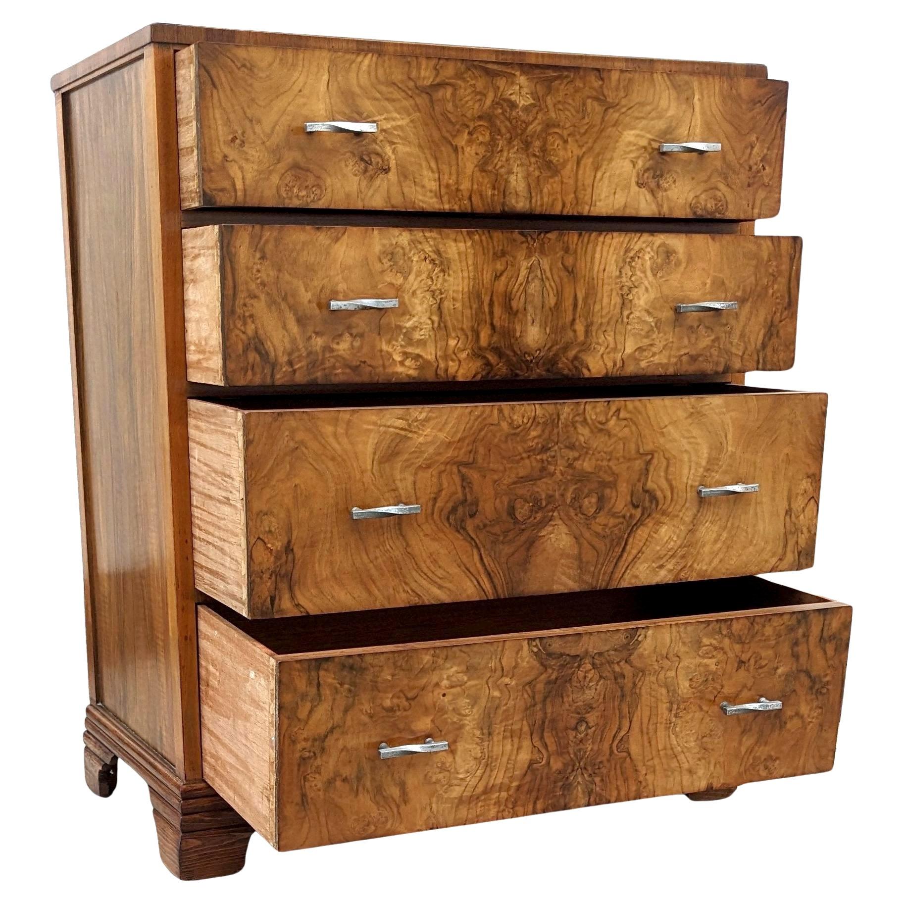 Art Deco Stylish Burr Walnut Chest Of Four Drawers, English c1930's For Sale 6