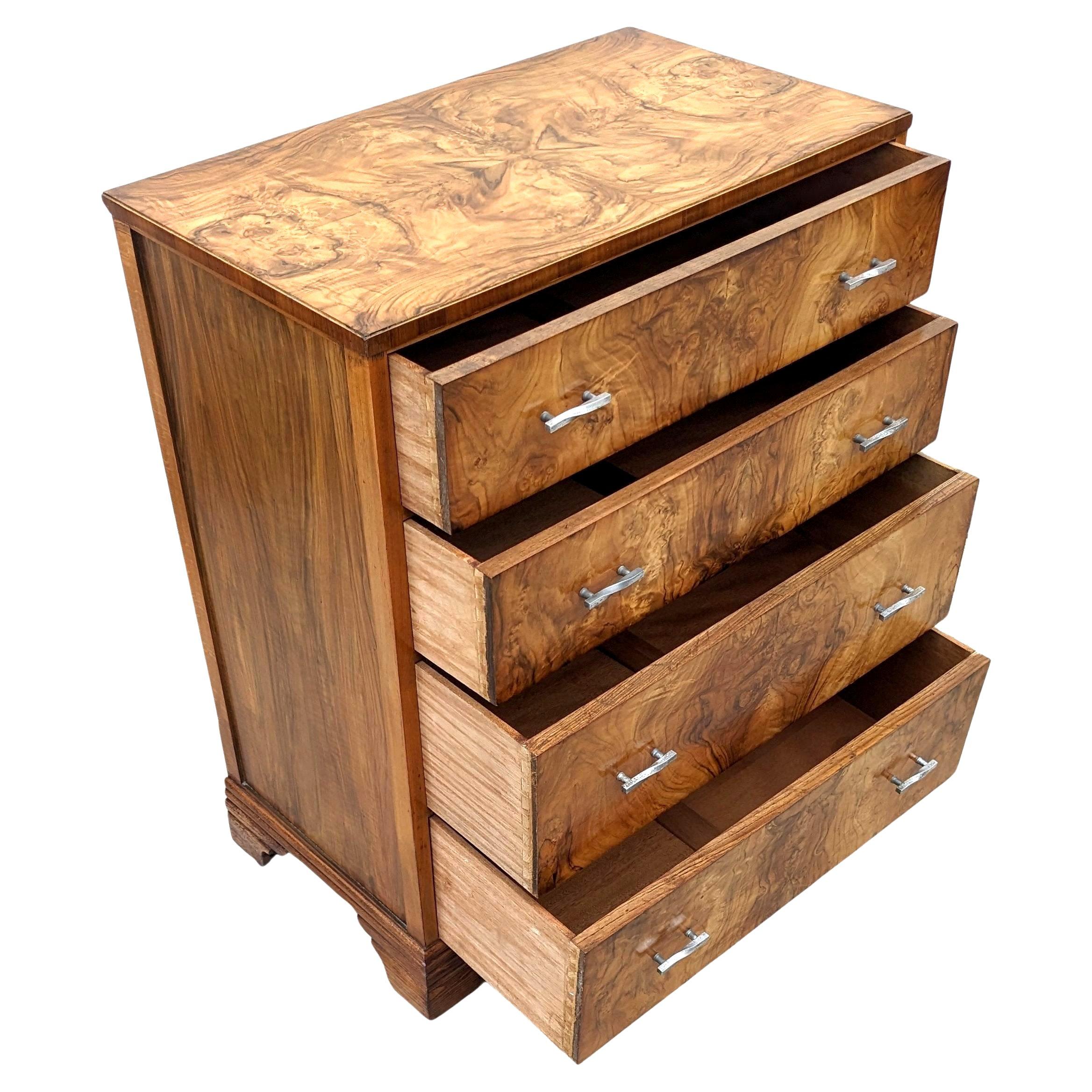 Art Deco Stylish Burr Walnut Chest Of Four Drawers, English c1930's For Sale 5