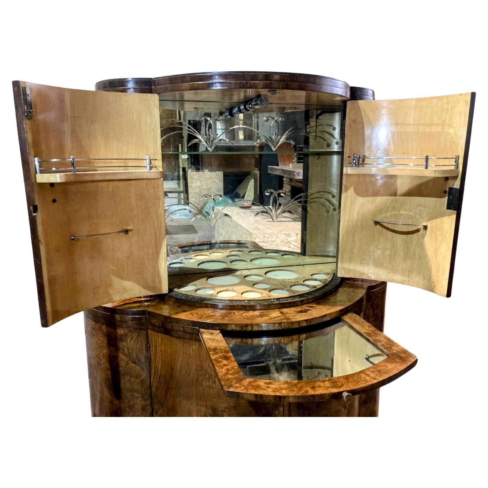 For your consideration is this hugely stylish cocktail cabinet cabinet is a fantastic piece of Art Deco furniture, and it's internal features prove to be an incredibly appealing feature. Originating England and dating to the 1930's.  A cloud shaped