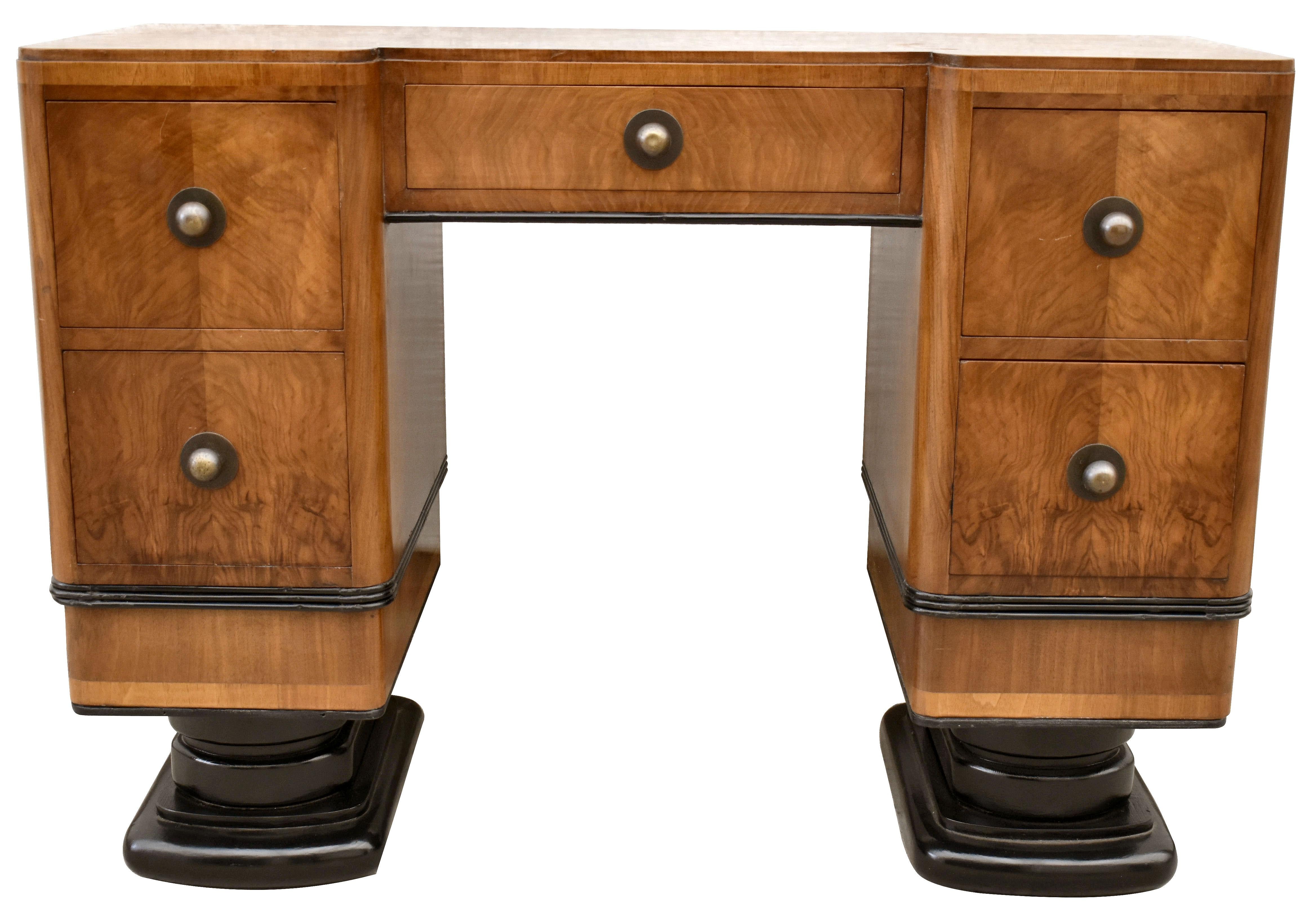 Art Deco Stylish Figured Walnut Desk, English, c1930 In Good Condition In Devon, England