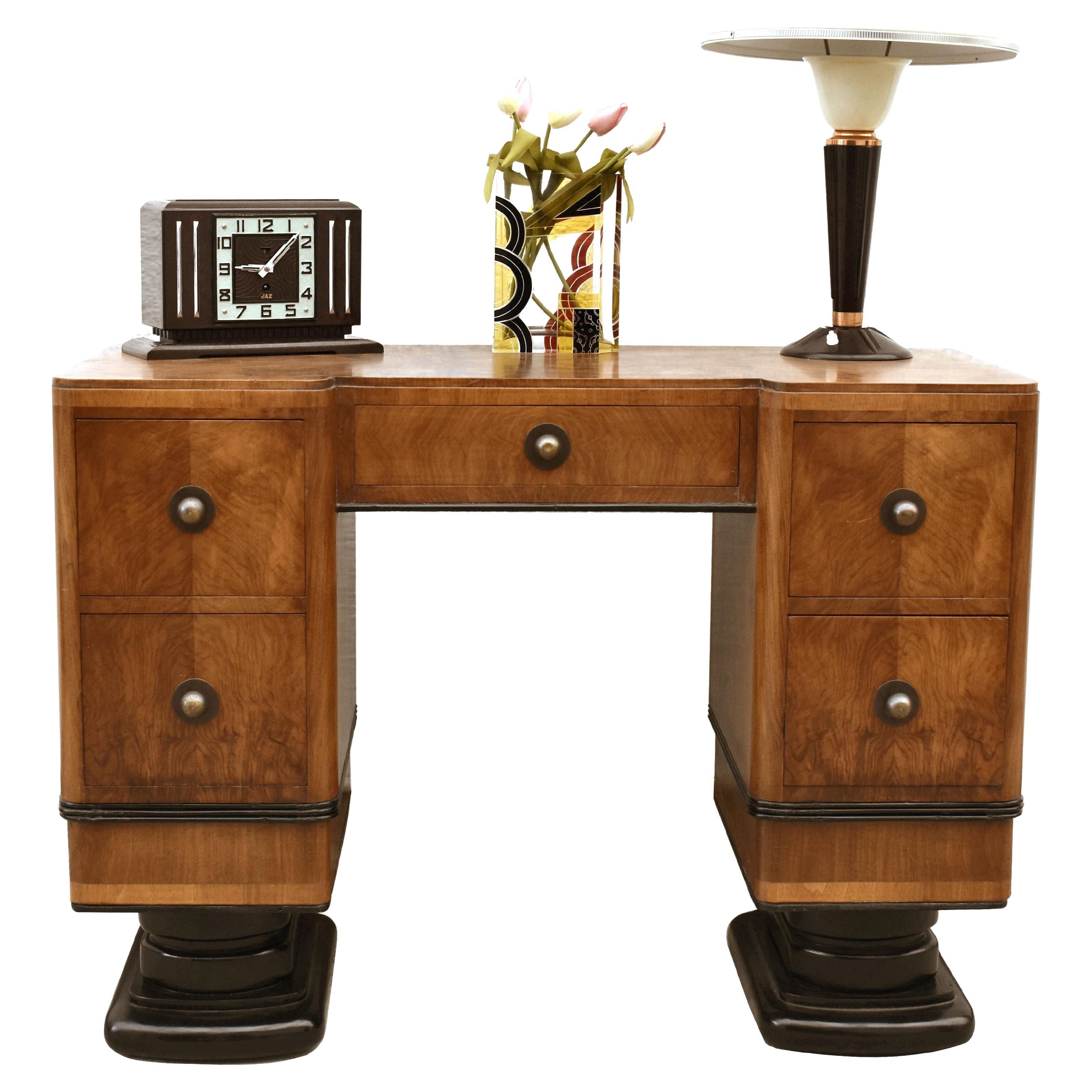 Art Deco Stylish Figured Walnut Desk, English, c1930