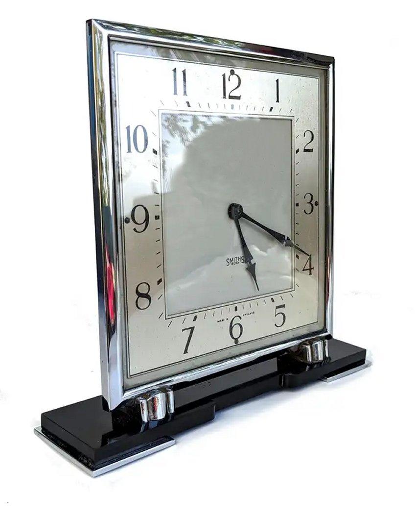 Orologio da tavolo in stile Art Deco di Smith & Smith, Inghilterra, 1930 ca. In condizioni buone in vendita a Devon, England