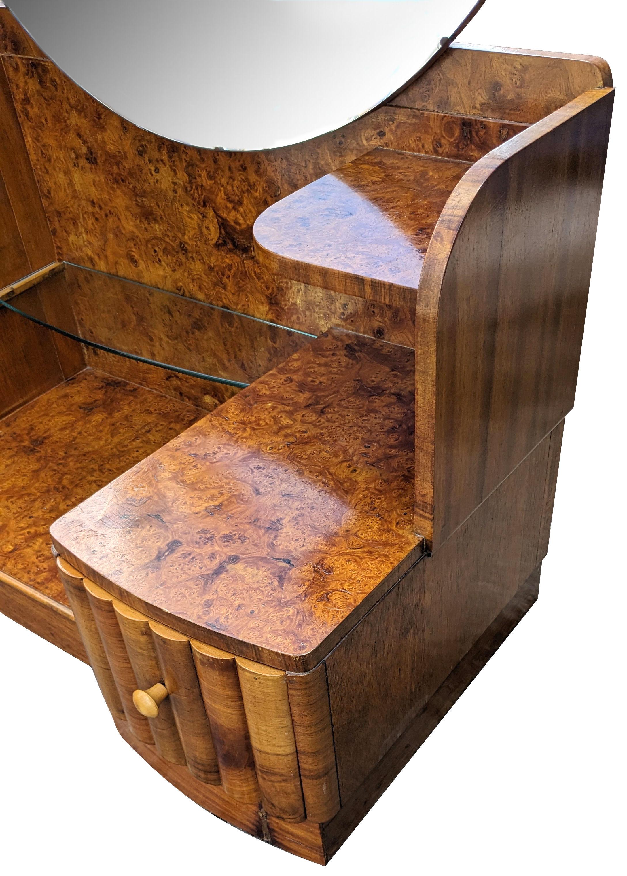 Art Deco Stylish Vanity Dressing Table In Walnut, English, c1930 For Sale 1