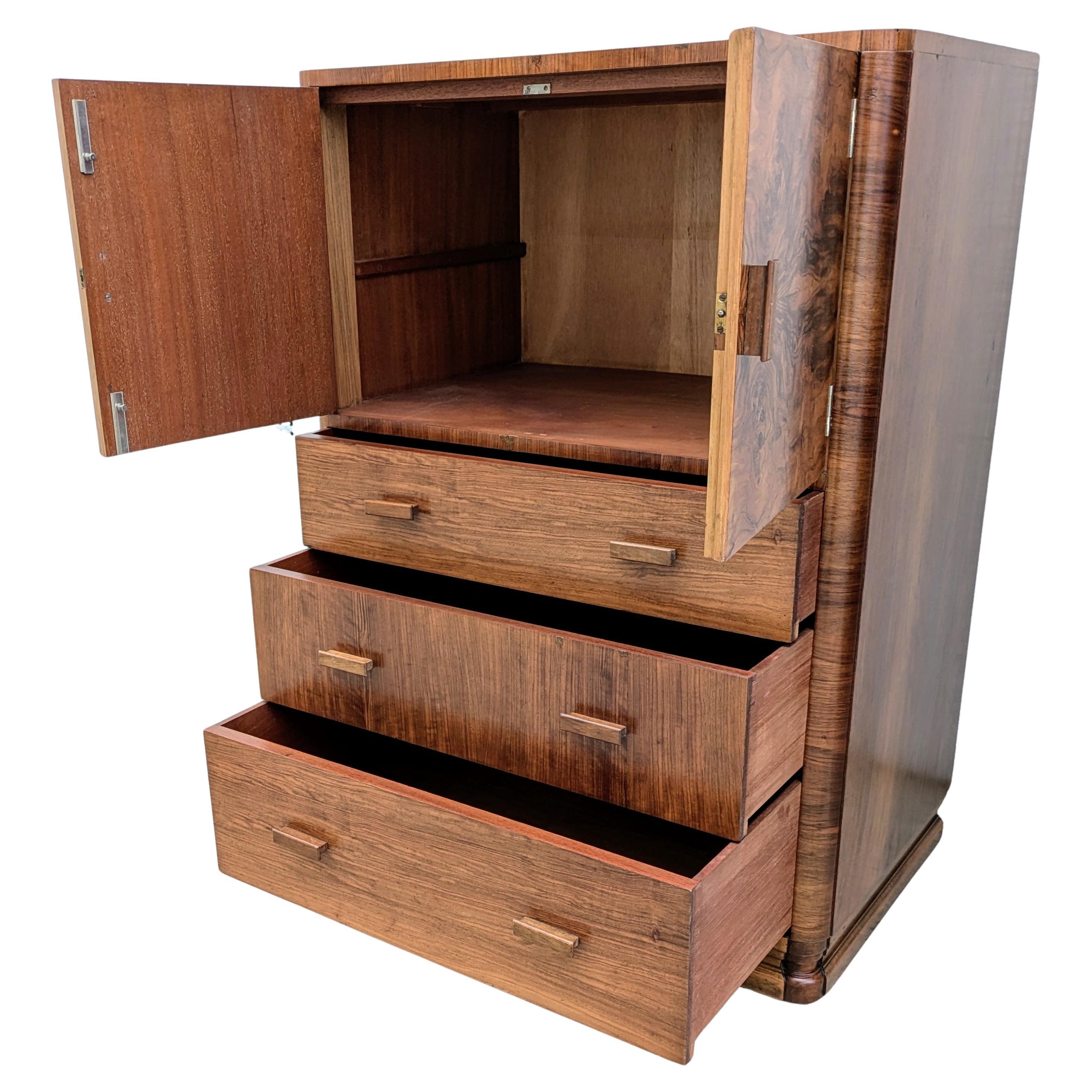 Art Deco in stile noce  Pressa per lino, Tallboy, Inglese, c1930 in vendita 4