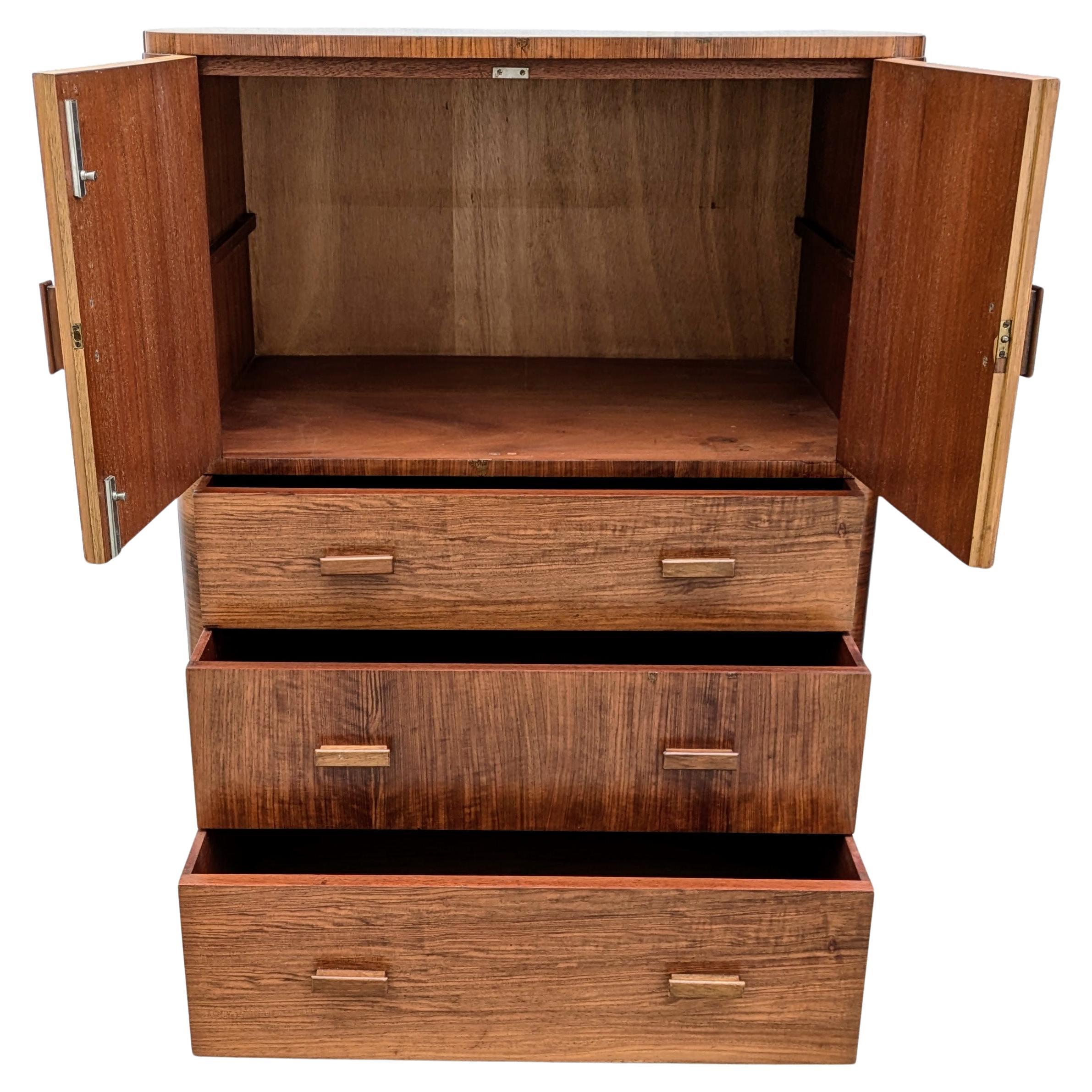 Art Deco in stile noce  Pressa per lino, Tallboy, Inglese, c1930 in vendita 1
