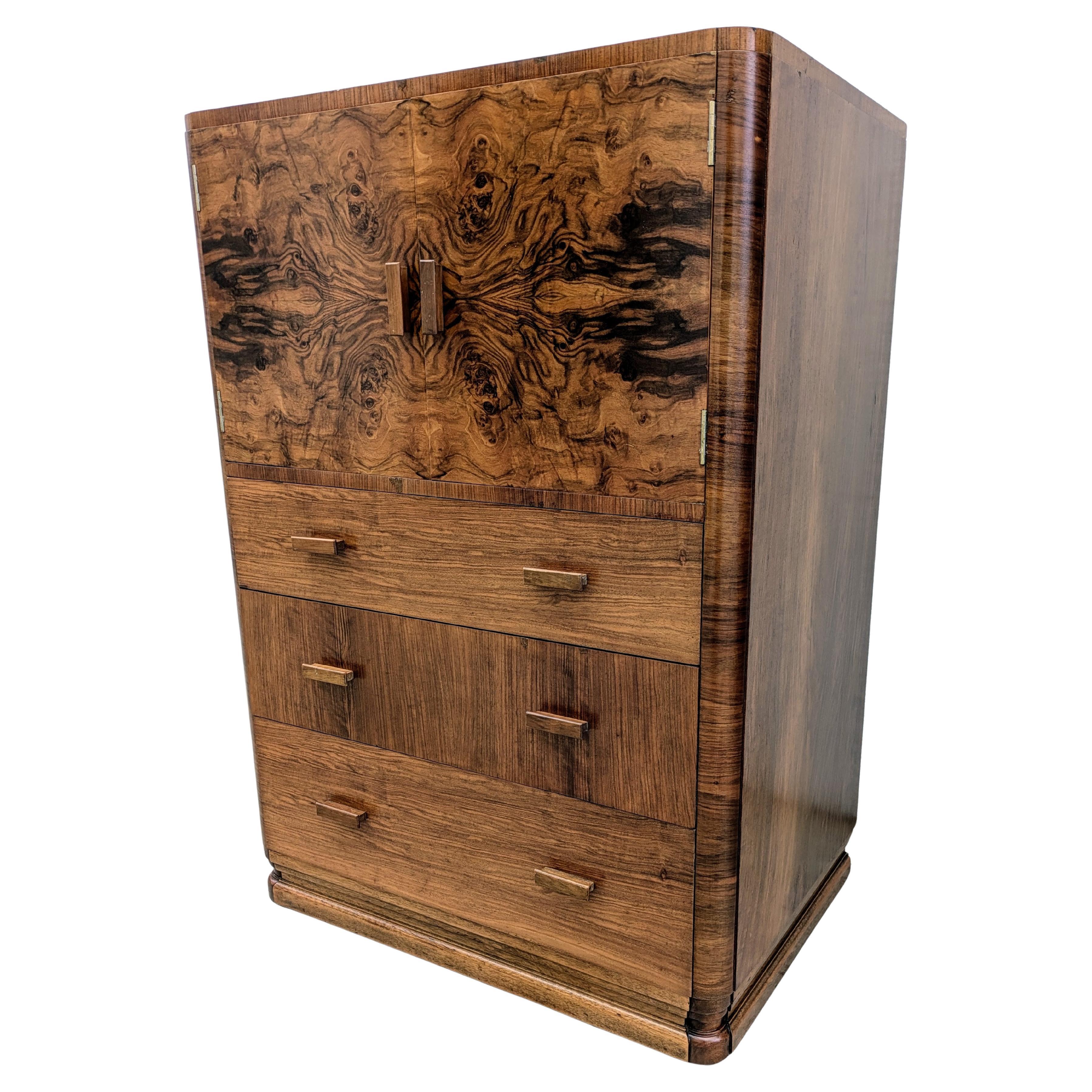 Art Deco in stile noce  Pressa per lino, Tallboy, Inglese, c1930 in vendita 2