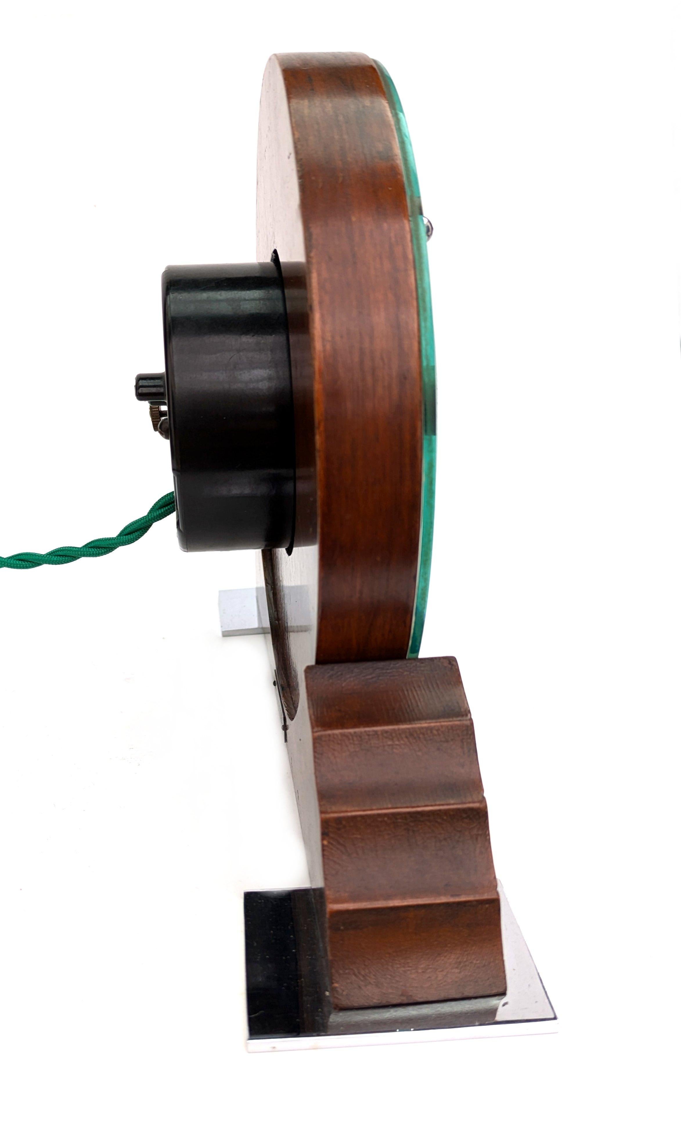 20th Century Art Deco Stylish Walnut Mantle Clock, English, c1930 For Sale