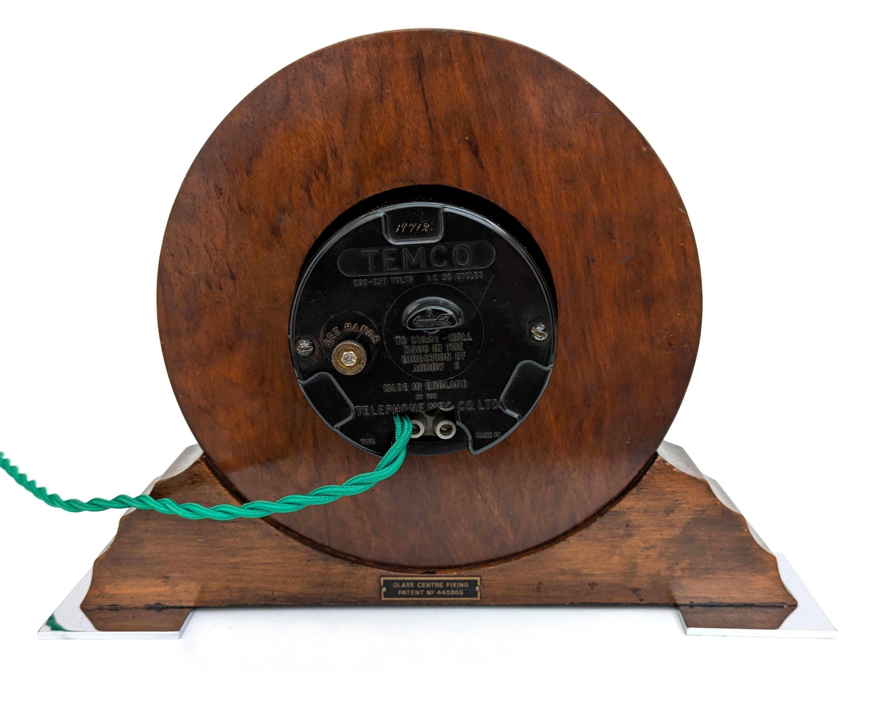 Art Deco Stylish Walnut Mantle Clock, English, c1930 For Sale 2