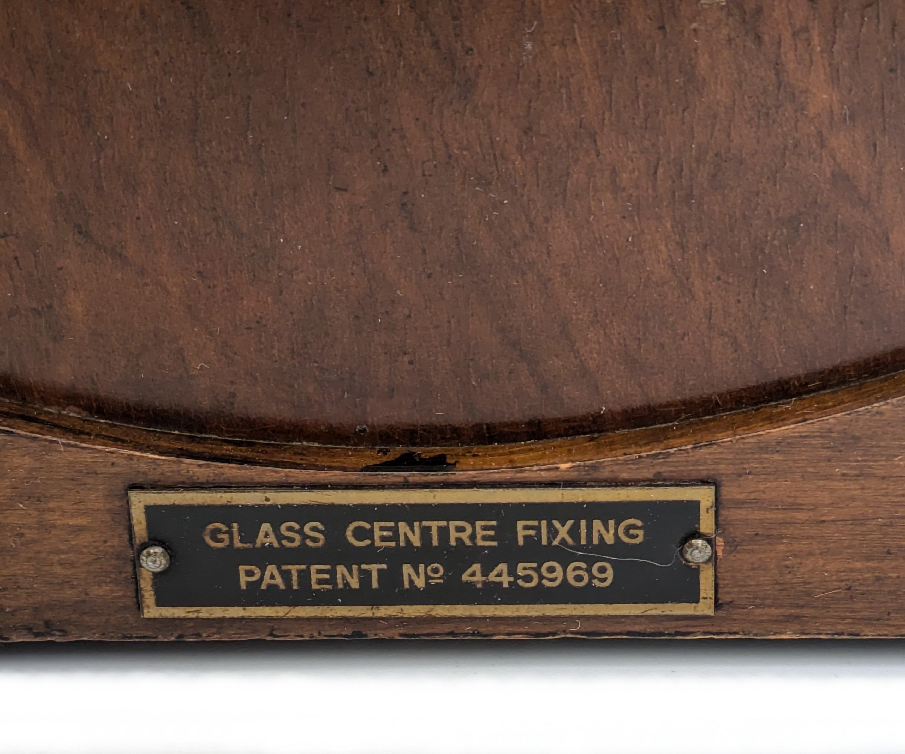 Art Deco Stylish Walnut Mantle Clock, English, c1930 For Sale 3