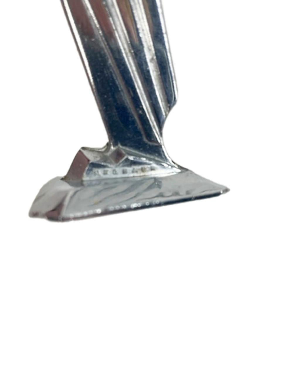 Américain Crémaillère/ouvre-bouteille de bouteille perroquet stylisée en chrome Art Déco de Negbaur, Ny en vente