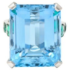 Art Deco Substantial 28.85 Carats Emerald Cut Aquamarine French Cut Emerald Ring
