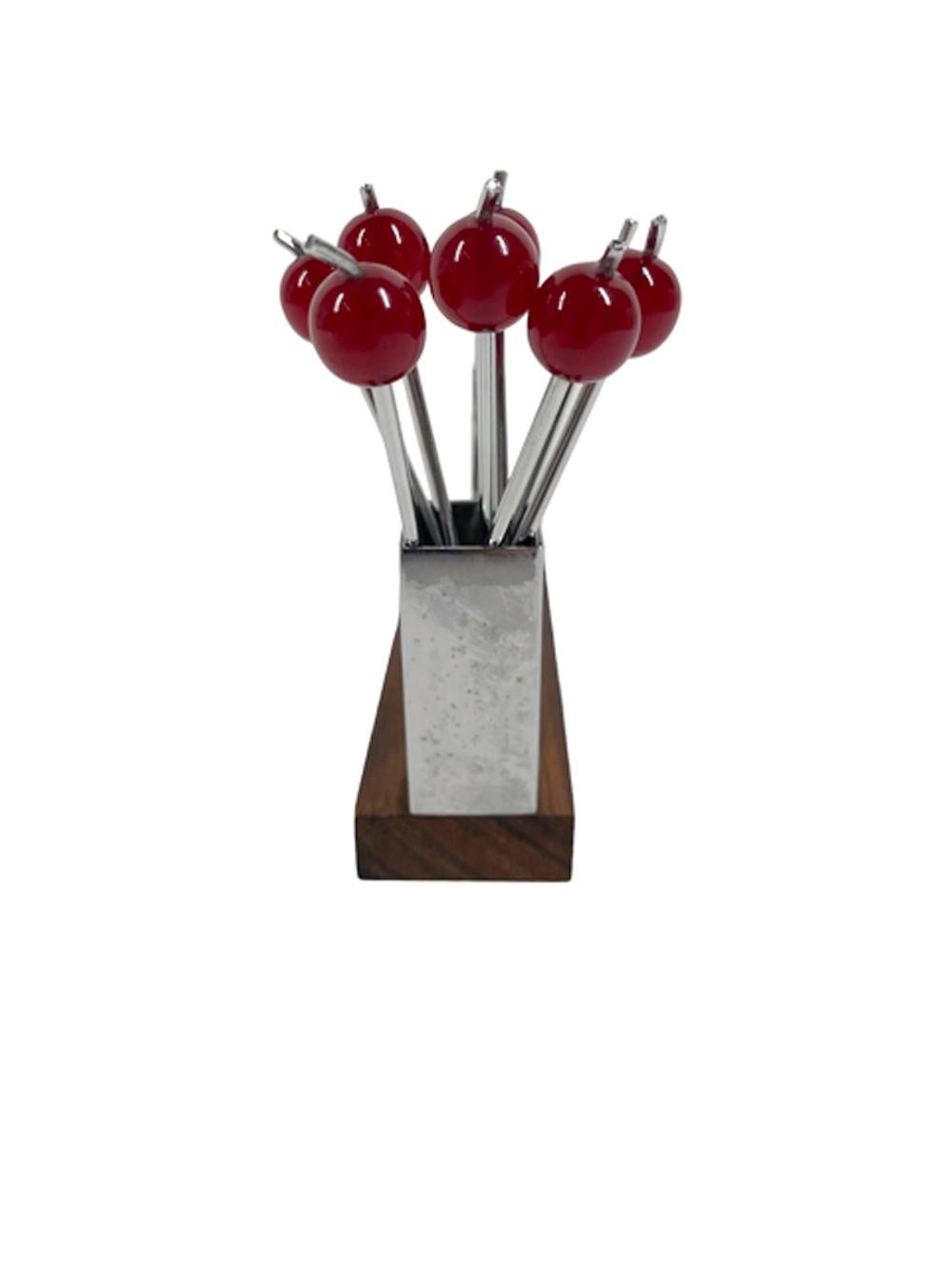 Art Deco Sudre Type Cocktail Pick Set w/Ducks Walking Up an Incline for Berries In Good Condition For Sale In Chapel Hill, NC