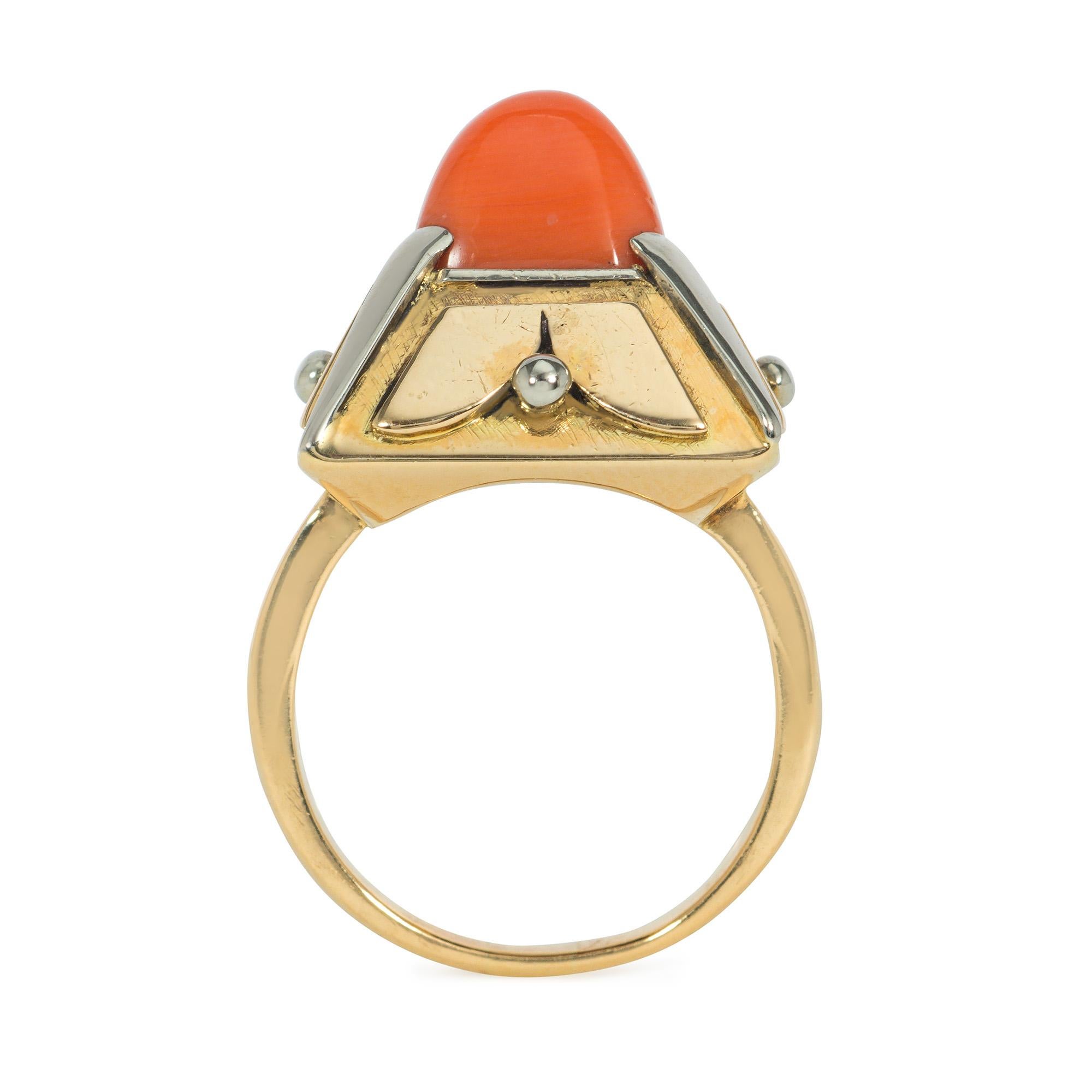 Art Deco Zuckerhut Koralle, Gold und Platin Ring in Pyramidenform (Art déco) im Angebot