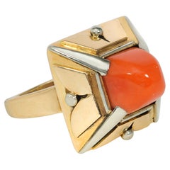 Art Deco Zuckerhut Koralle, Gold und Platin Ring in Pyramidenform