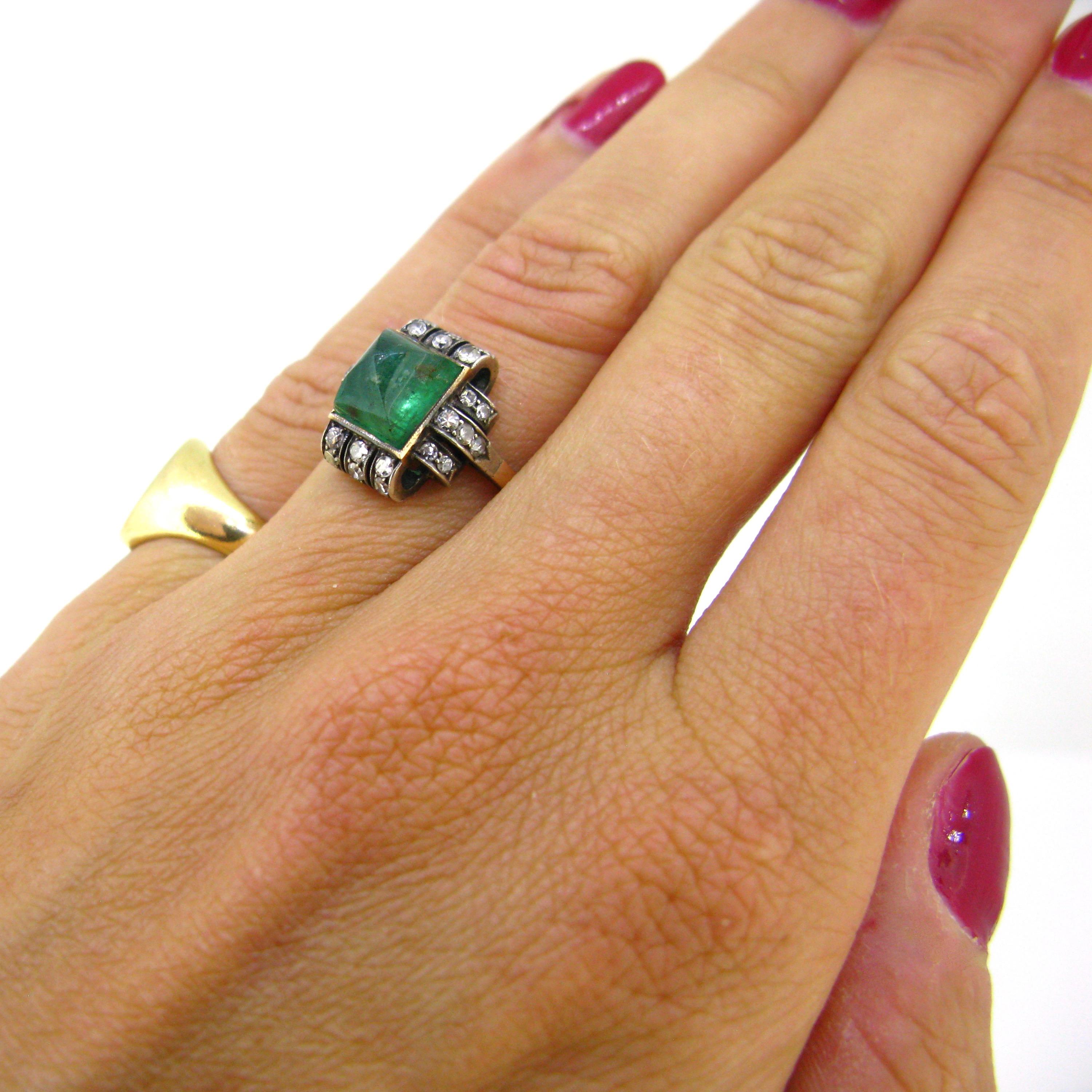 Art Deco Sugarloaf Emerald and Diamonds Ring 3