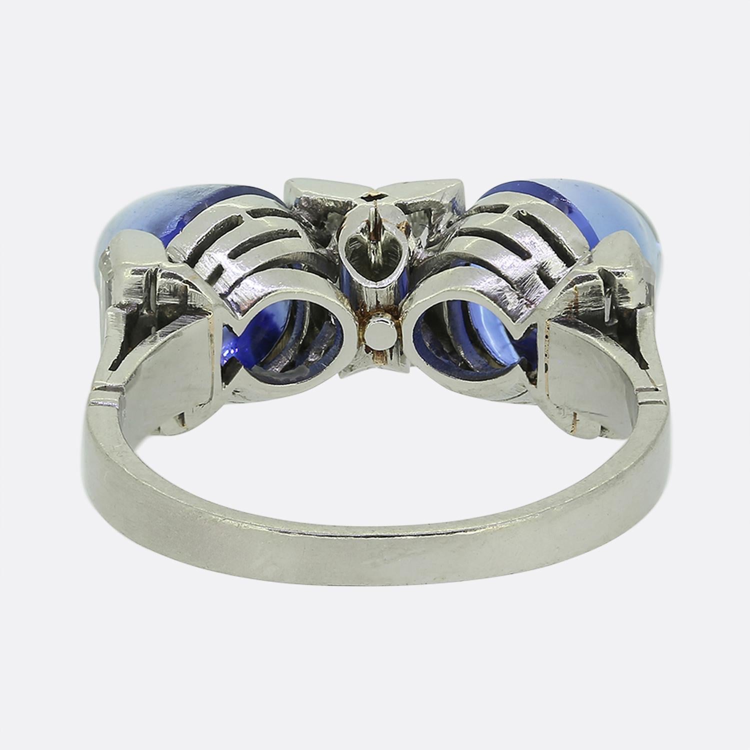 Art Deco Sugarloaf Sapphire and Diamond Ring In Good Condition For Sale In London, GB
