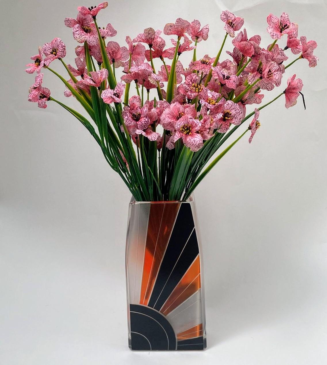 Vetro Art Deco Sunray Patterned Enamel Decorated Glass Vase, c1930 in vendita