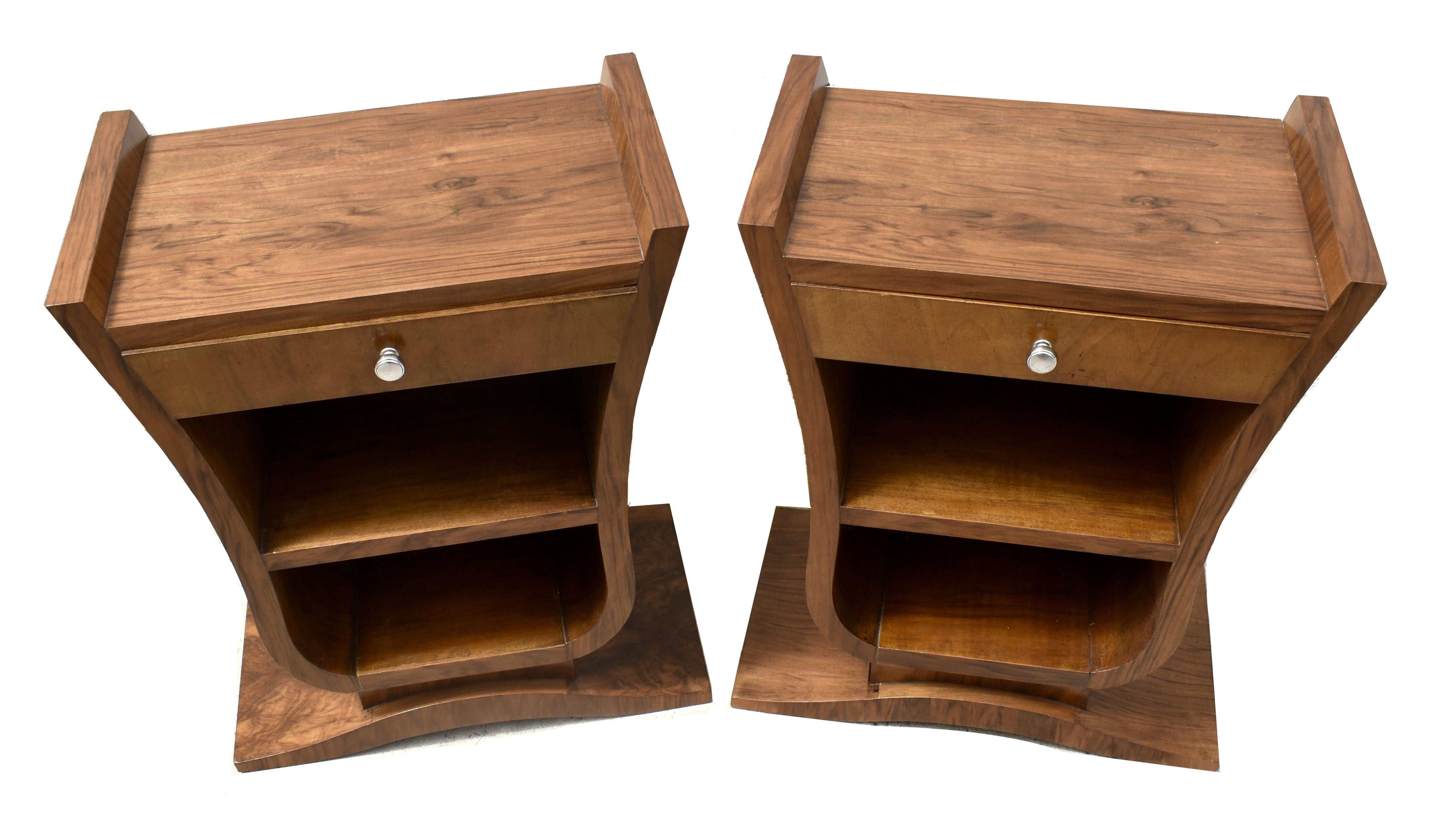 Art Deco Super Stylish Pair Of French Walnut Bedside Table Night Stands , c1930 In Good Condition In Devon, England