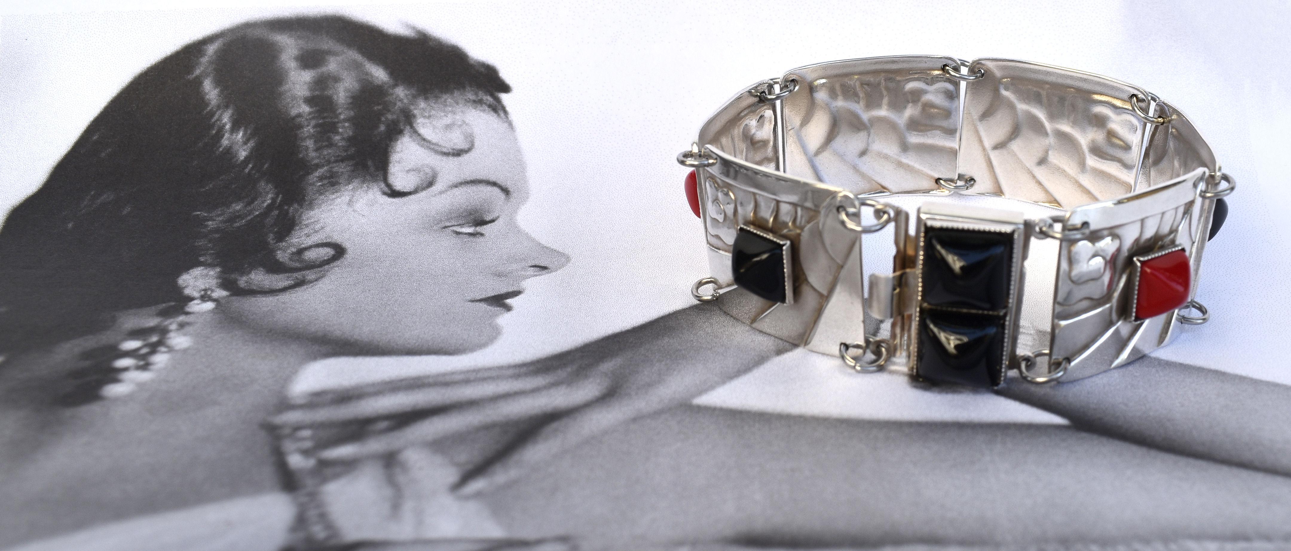 Art Deco Superbement Stylish Geometric Modernist Ladies Panel Bracelet en vente 3