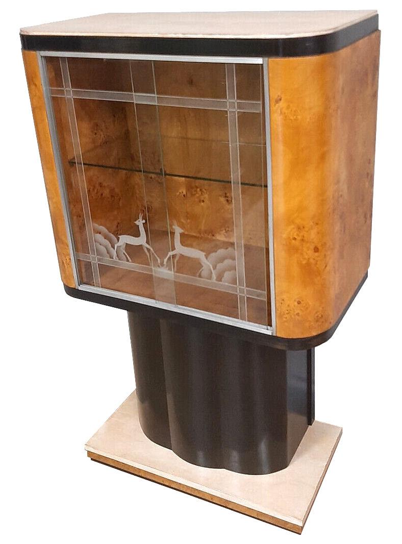 Art Deco Superbly Stylish Italian Vitrine Display Cabinet, C1930 In Good Condition In Devon, England