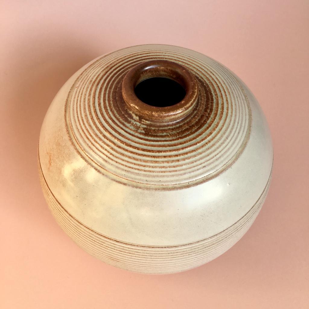 Art Deco Swedish Ceramic Vase by Anna-Lisa Thomson for Upsala Ekeby, 1930s (Schwedisch) im Angebot