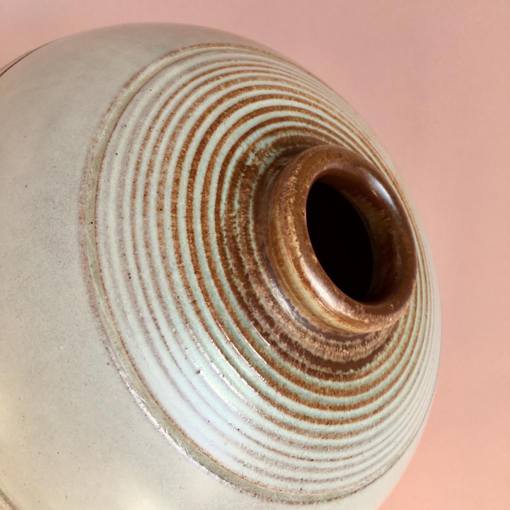 Art Deco Swedish Ceramic Vase by Anna-Lisa Thomson for Upsala Ekeby, 1930s In Good Condition For Sale In Riga, Latvia