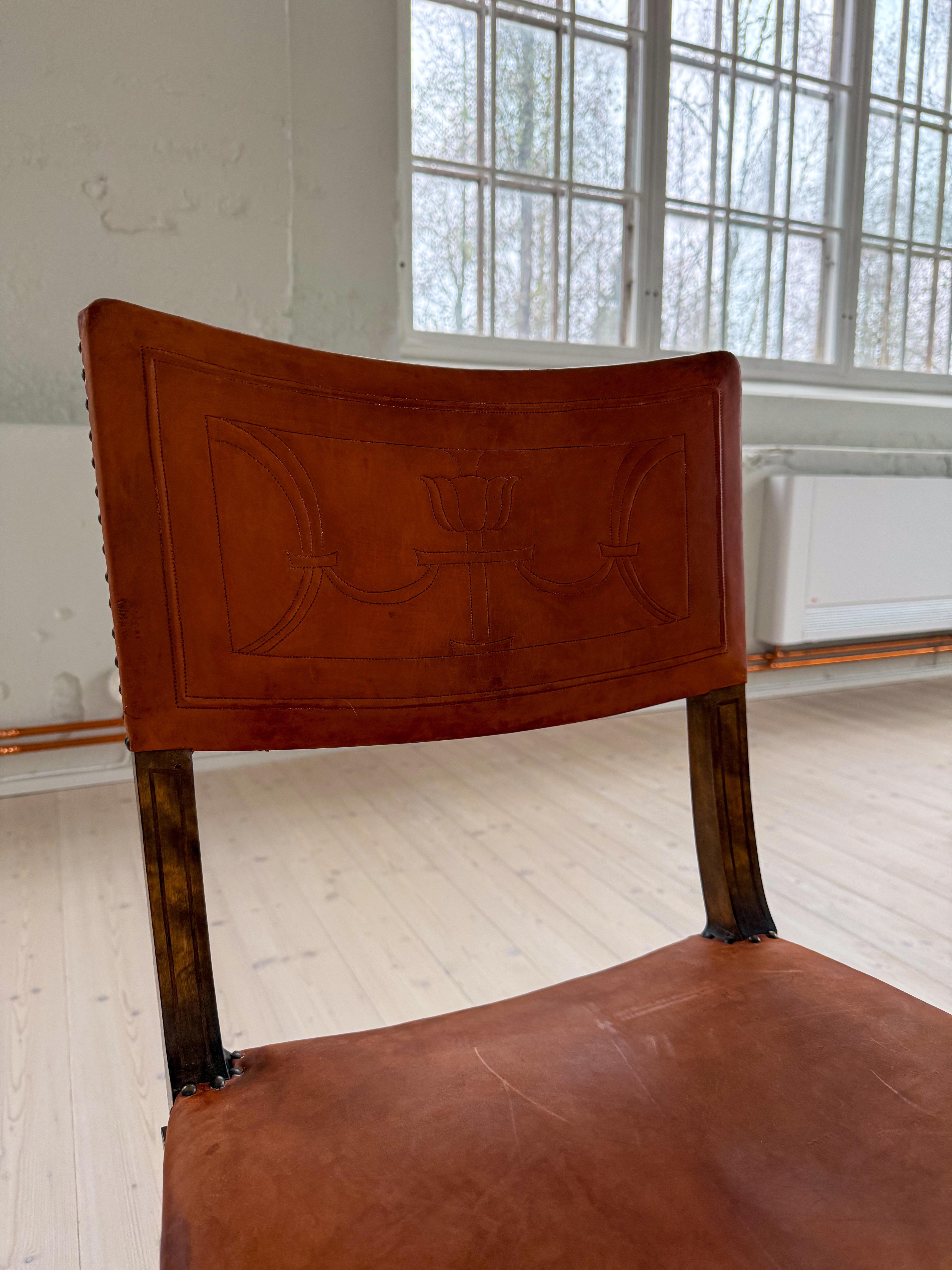 Art Deco Schwedischer Stuhl Kiefer und Leder Carl Bergsten 1929 im Angebot 4