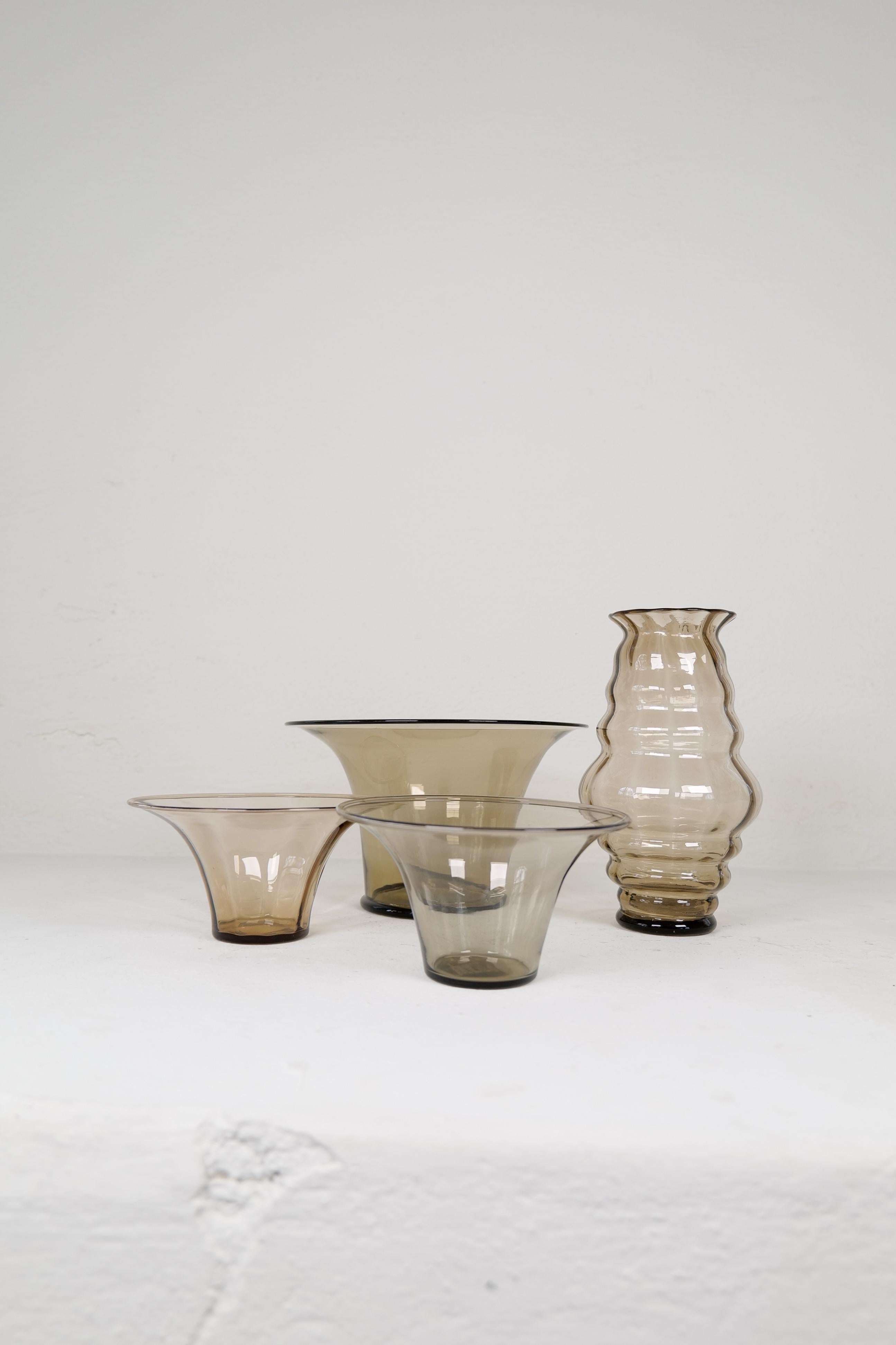 Art Déco / Grace svedese Set di 4 vasi di vetro Simon Gate Orrefors Svezia anni '20 in vendita 9