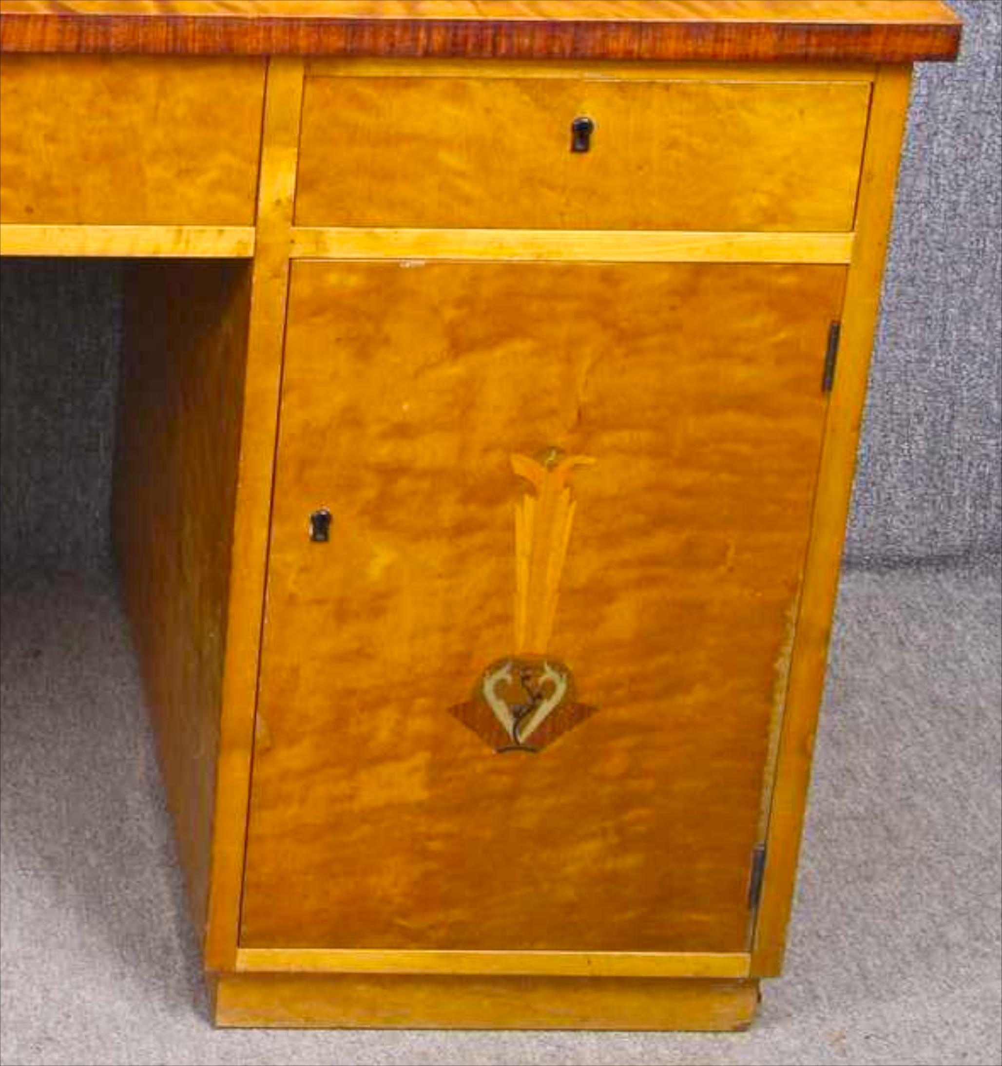Art Deco Swedish Pedestal Partners Desk Marquetry Inlaid flame golden birch In Good Condition In LONDON, GB