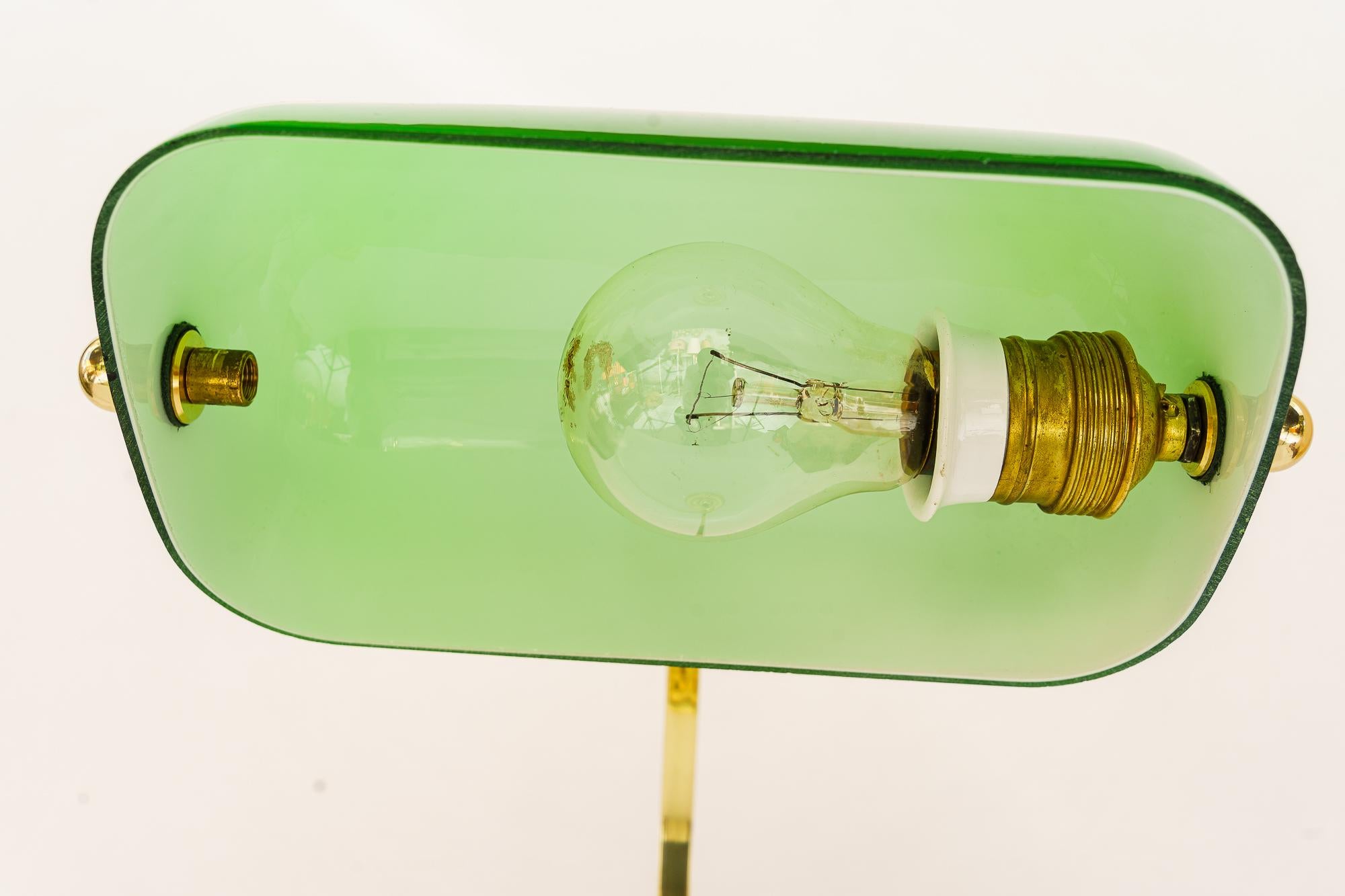 Art Deco swiveling banker table lamp with green glass vienna around 1920s For Sale 4