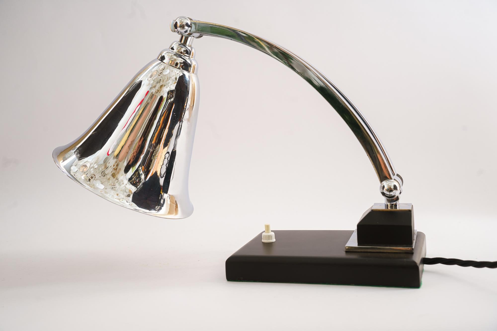 Art Deco Swiveling Chrome Table Lamp Vienna Around, 1930s In Good Condition For Sale In Wien, AT