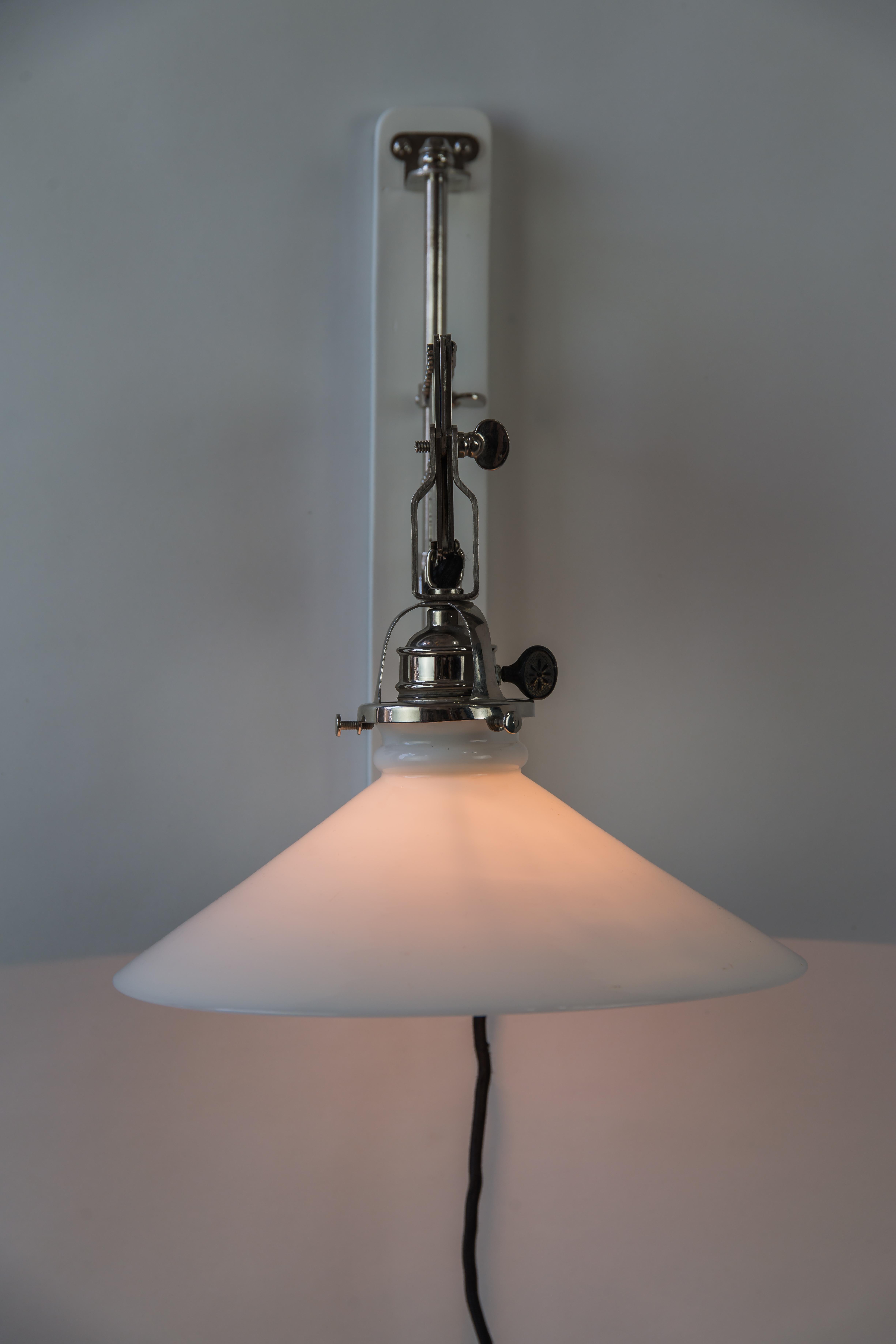Art Deco Swiweling and Extendable Nickel Wall Lamp with Glass Shade, circa 1920s For Sale 6