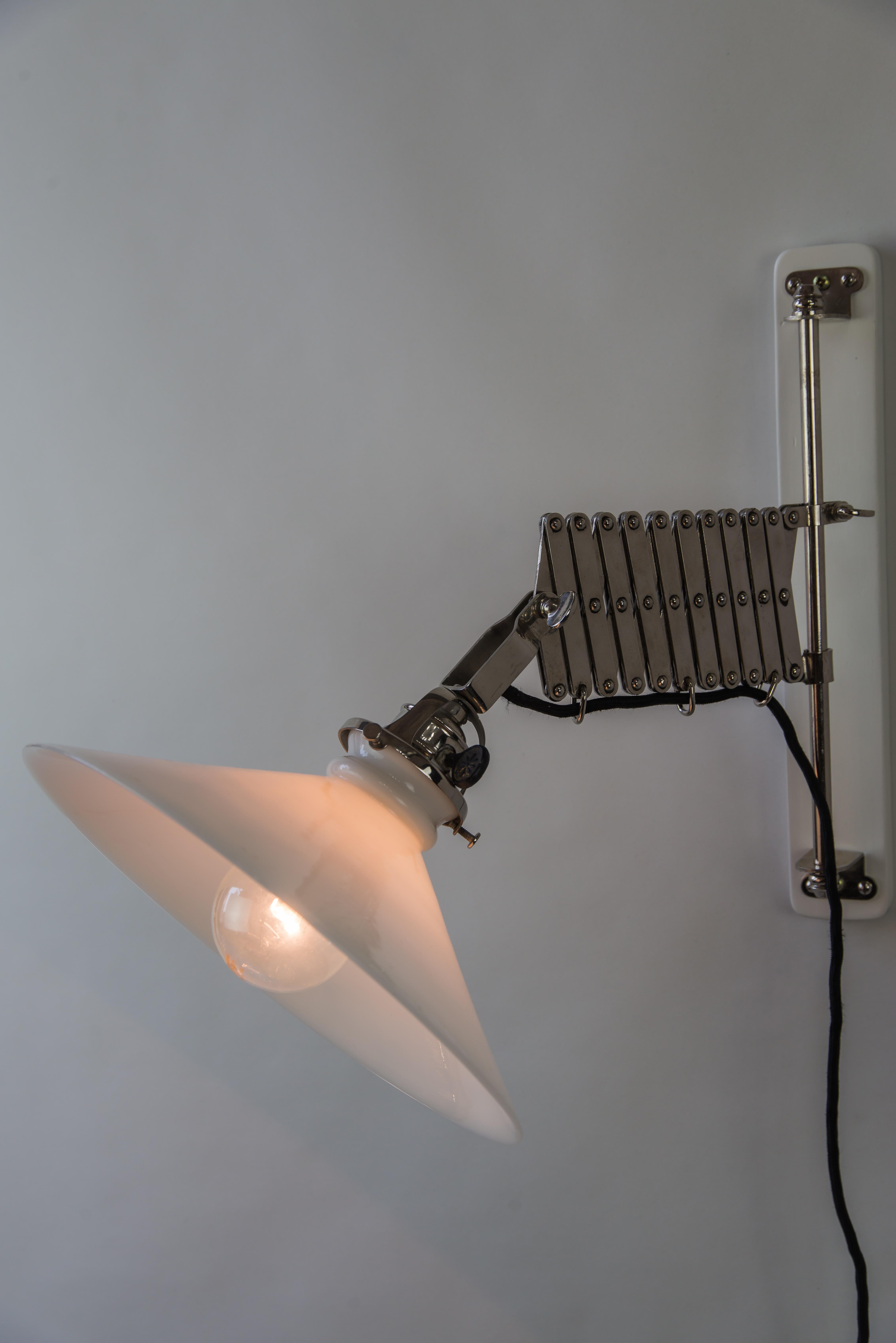 Art Deco Swiweling and Extendable Nickel Wall Lamp with Glass Shade, circa 1920s For Sale 10