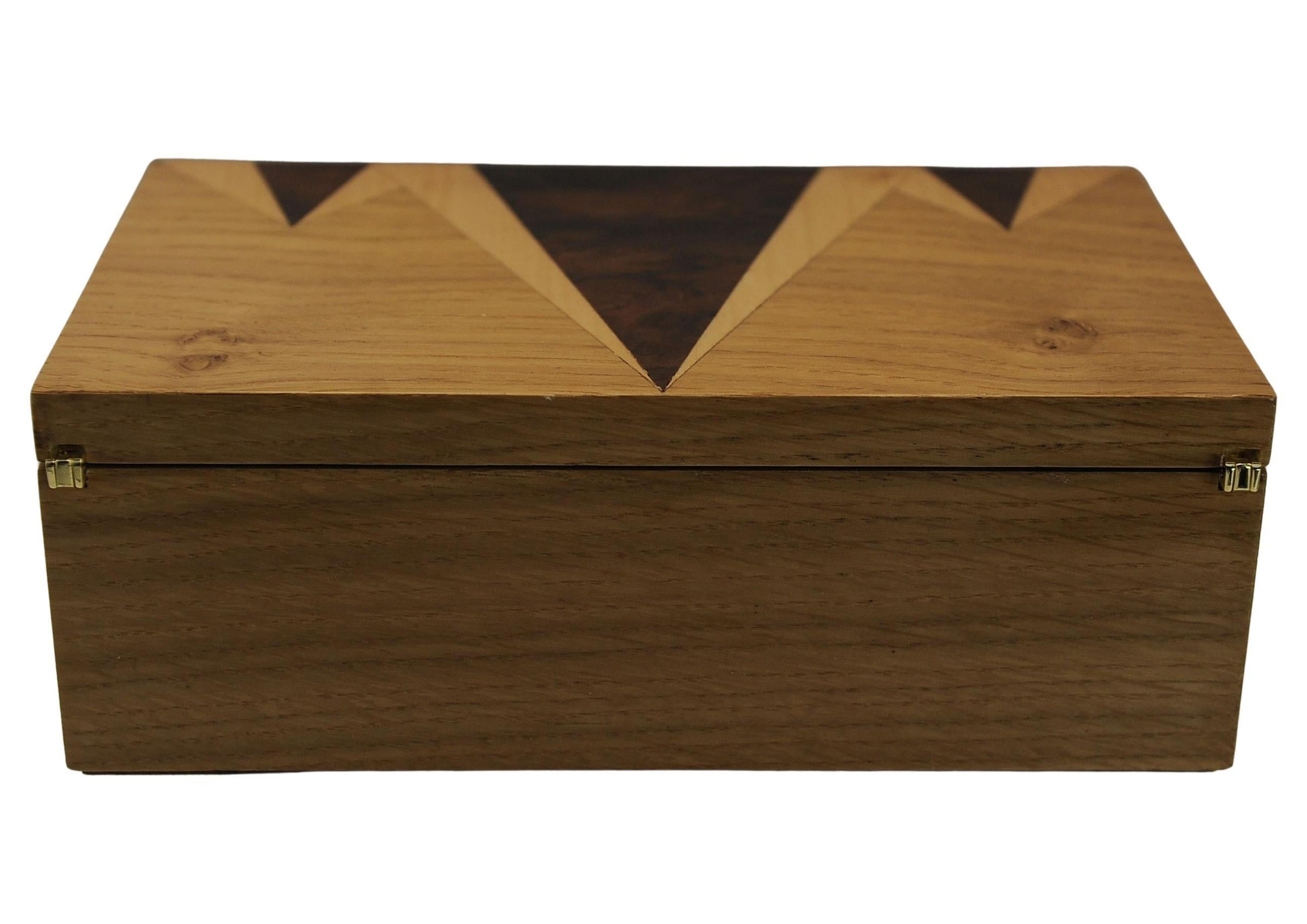 XX secolo Scatola per sigari Art Deco in sicomoro e radica di noce con custodia per sigari in pelle in vendita