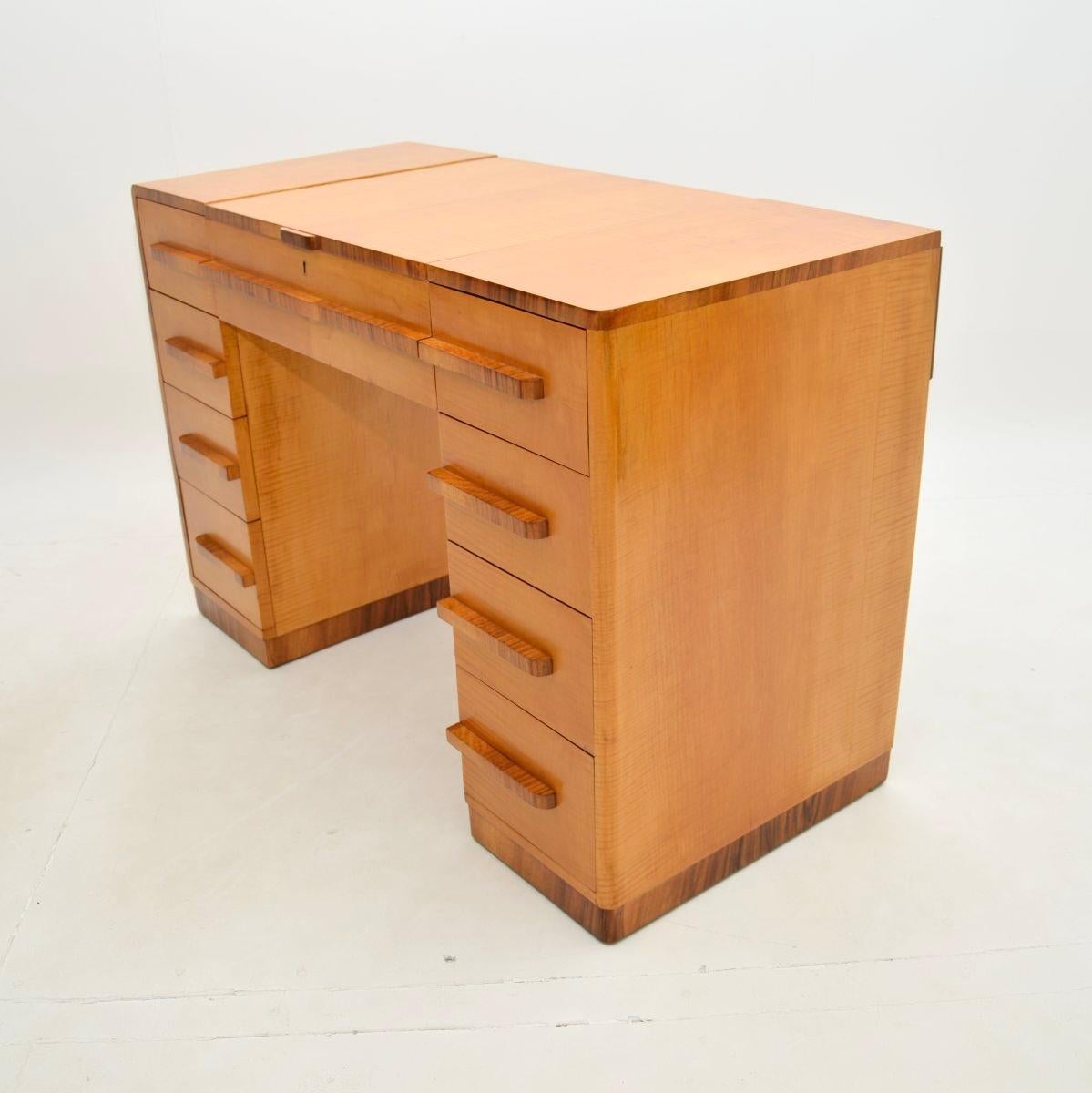 Art Deco Sycamore and Walnut Dressing Table with Stool In Good Condition In London, GB