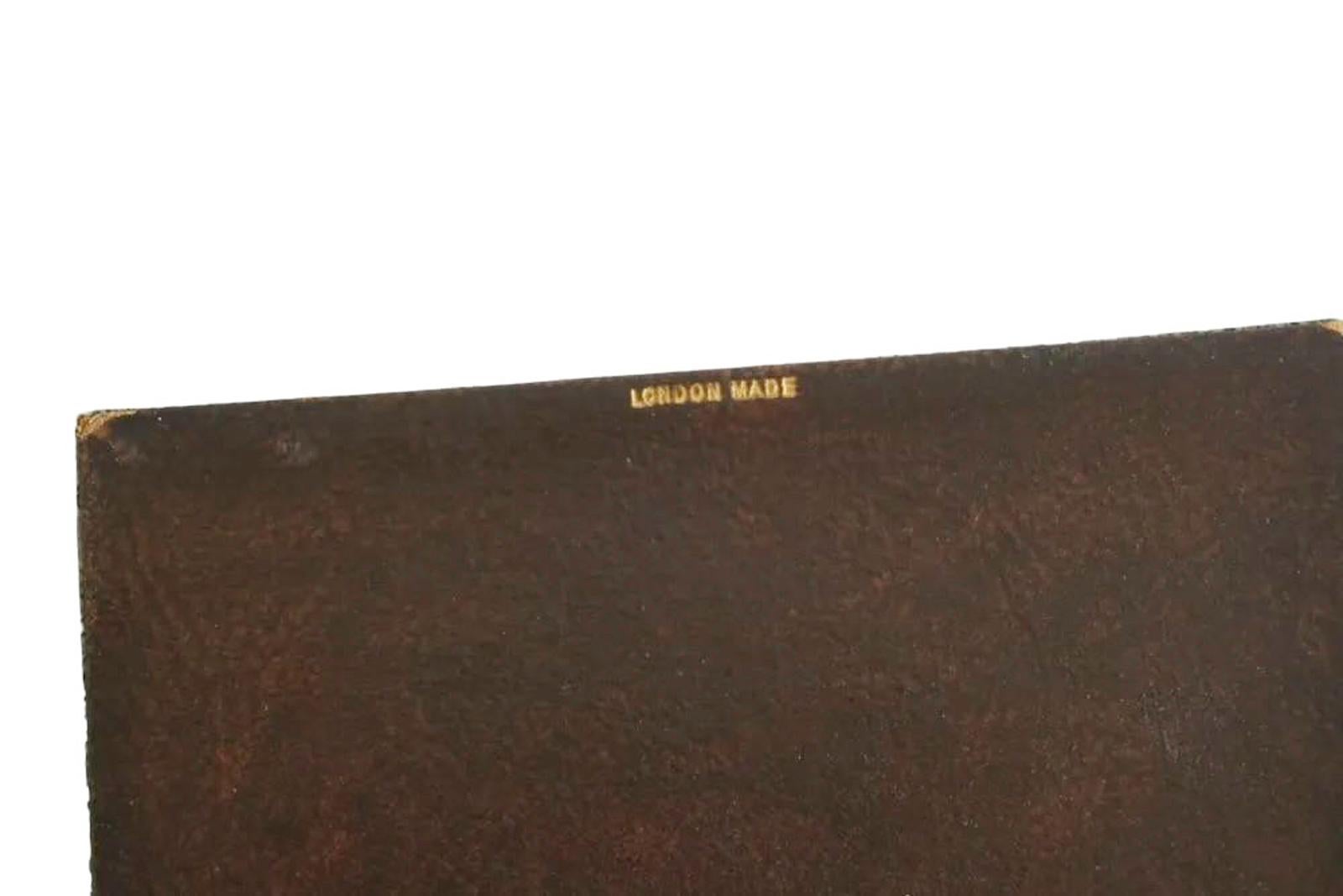 20ième siècle Boîte de table Art déco recouverte de galuchat vert et marquée « London Made » en vente