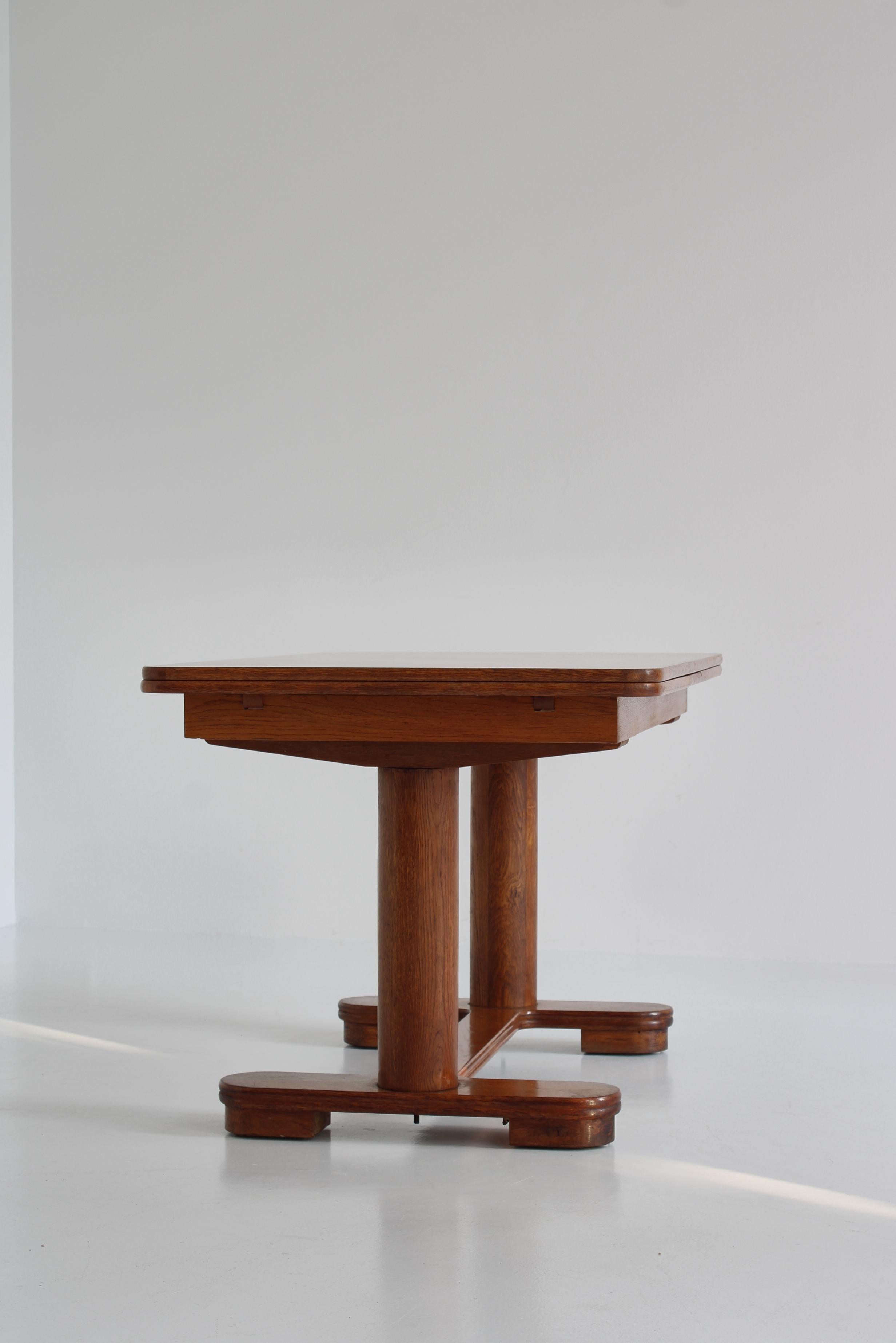 Art Deco Table by Danish Cabinetmaker in Patinated Oak, 1930s In Good Condition For Sale In Odense, DK