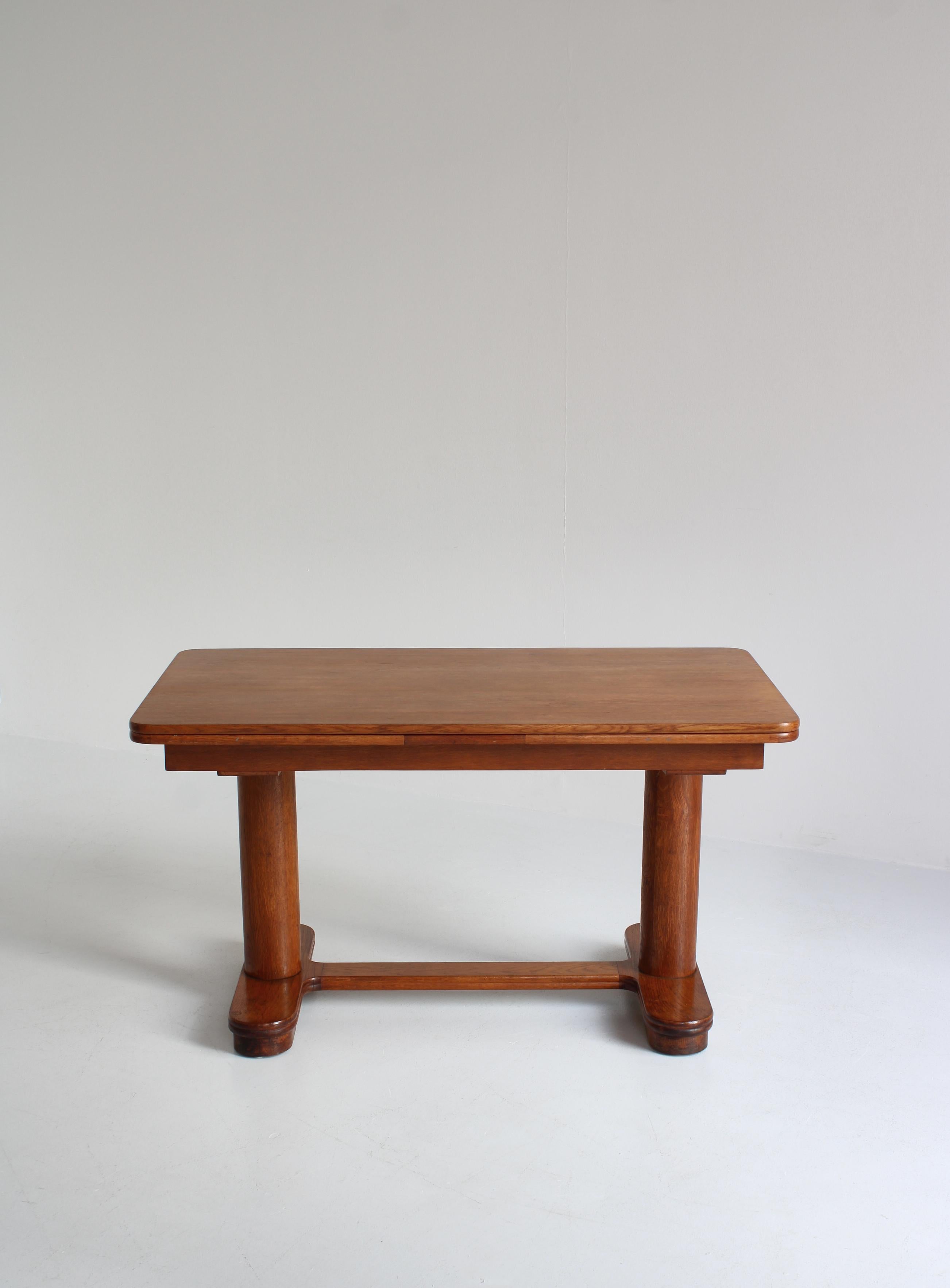 Art Deco Table by Danish Cabinetmaker in Patinated Oak, 1930s For Sale 2