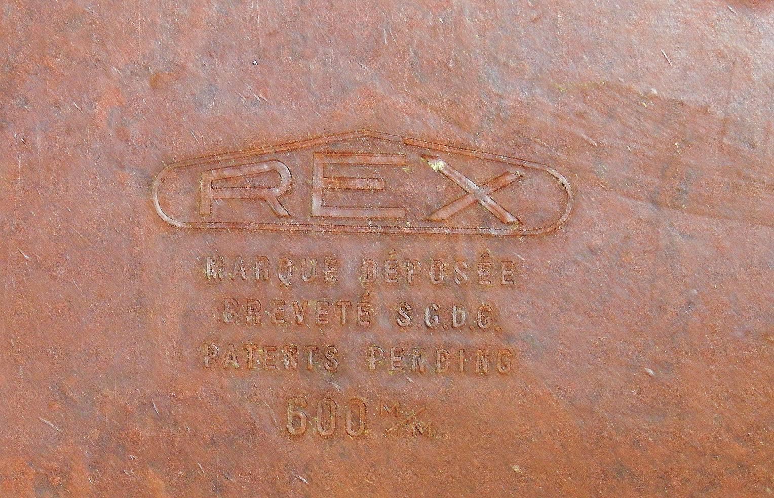 Table basse Art Déco Rex Brevette en bakélite et sycomore, vers les années 1930 Bon état à France, FR