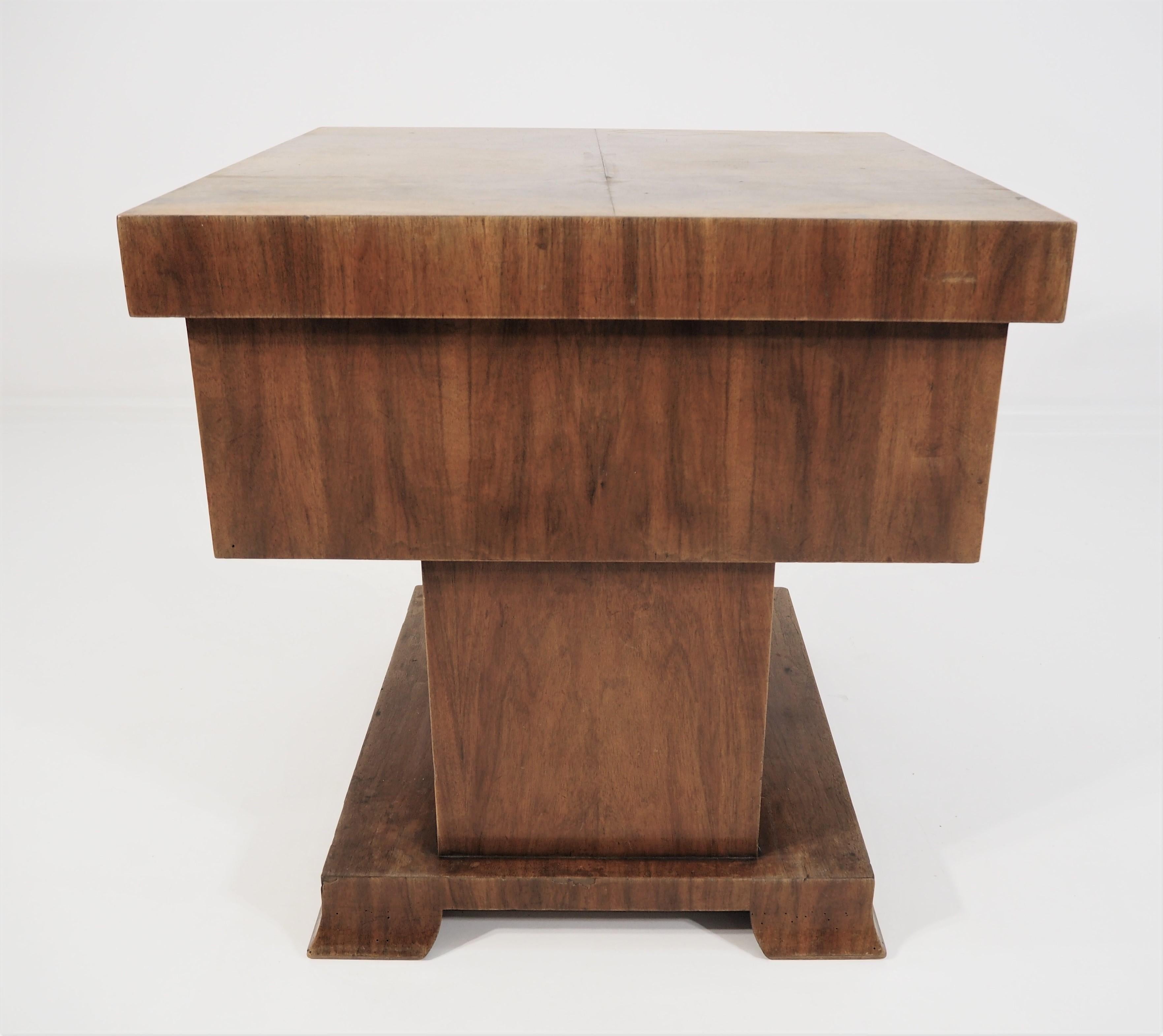 Art Deco Table, circa 1940s For Sale 2