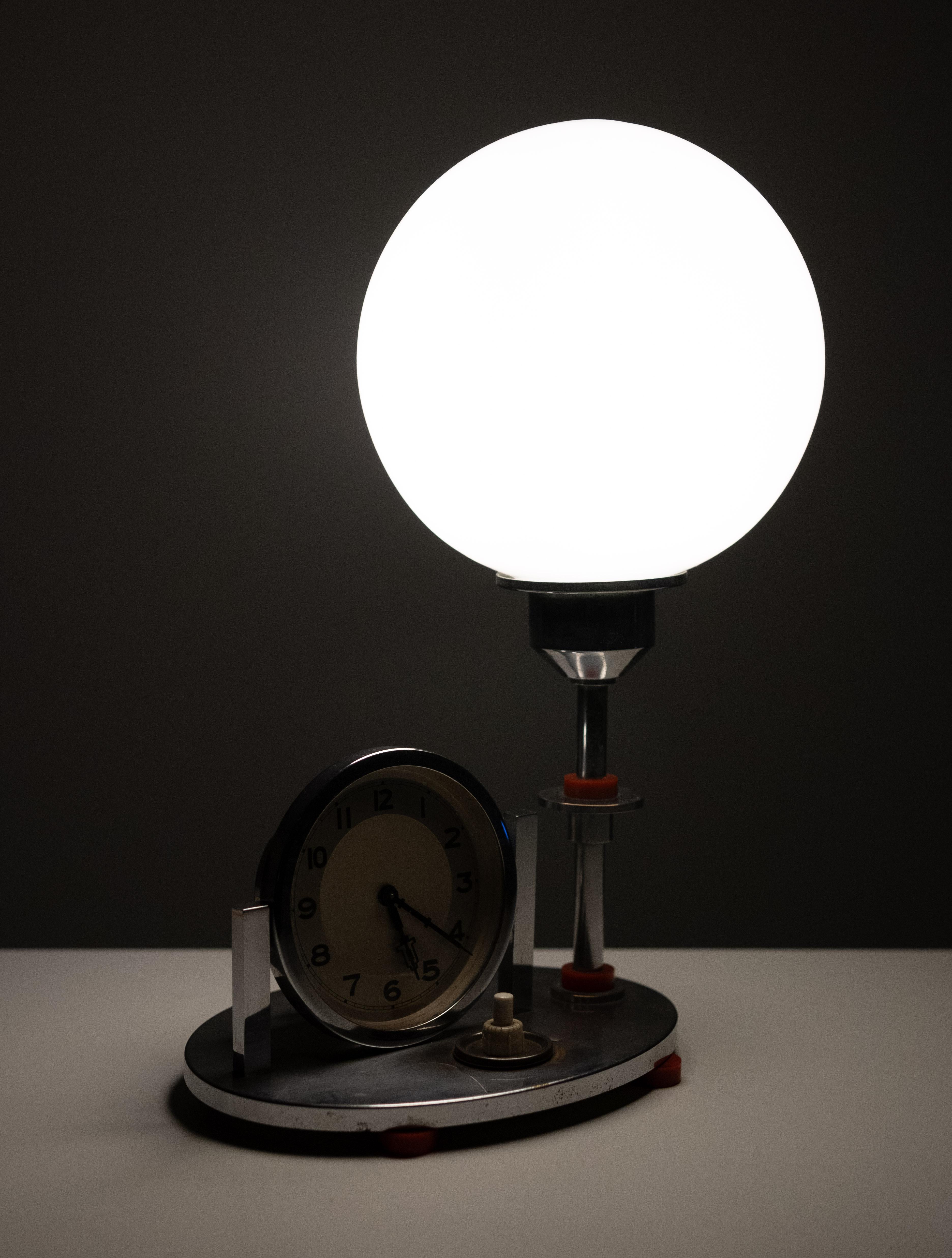 Art deco Table Clock and Lamp 1930s  Germany For Sale 5